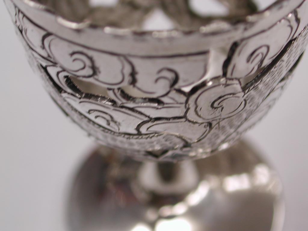 Chinese Export Antique Pierced Chinese Silver Egg Cup, Kwong Man Shing, Hong Kong circa 1900 For Sale