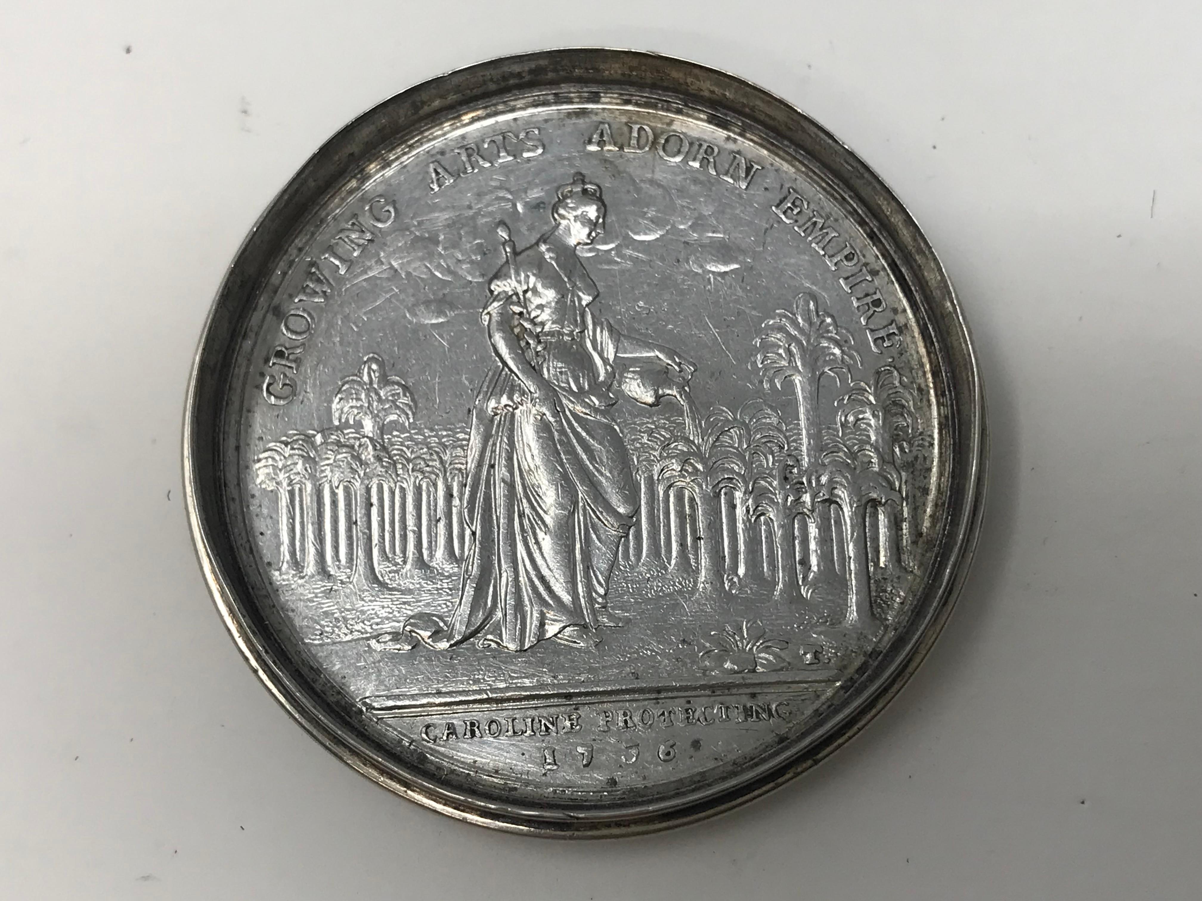 Boîte à pilules ancienne médaille de Jérusalem 1736 Unisexe en vente