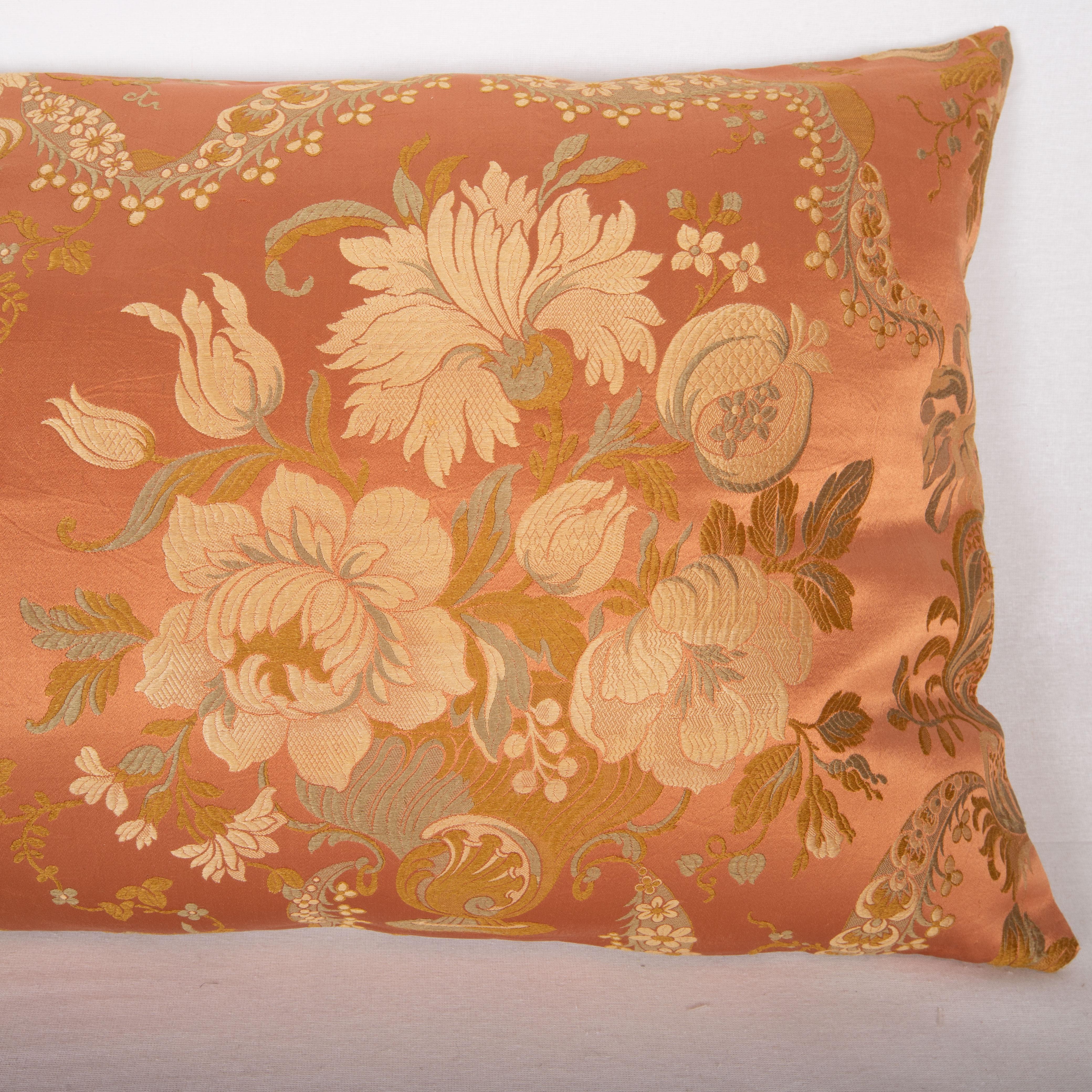 Antique Pillow Case Made from an Early 20th C. Silk Brocade In Good Condition For Sale In Istanbul, TR