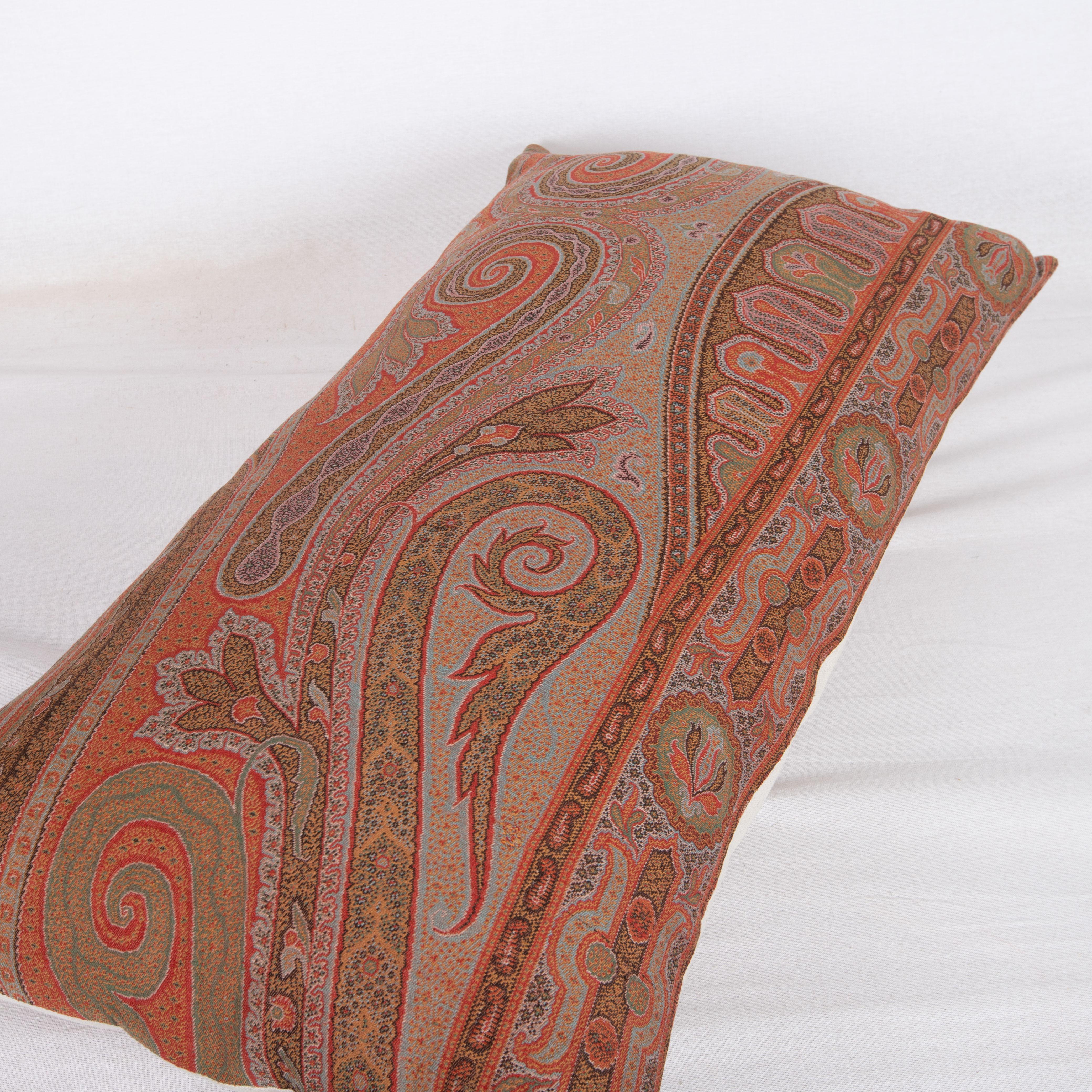 Antique Pillow Cover Made from a European Wool Paisley Shawl, L 19th/ E.20th C In Good Condition For Sale In Istanbul, TR