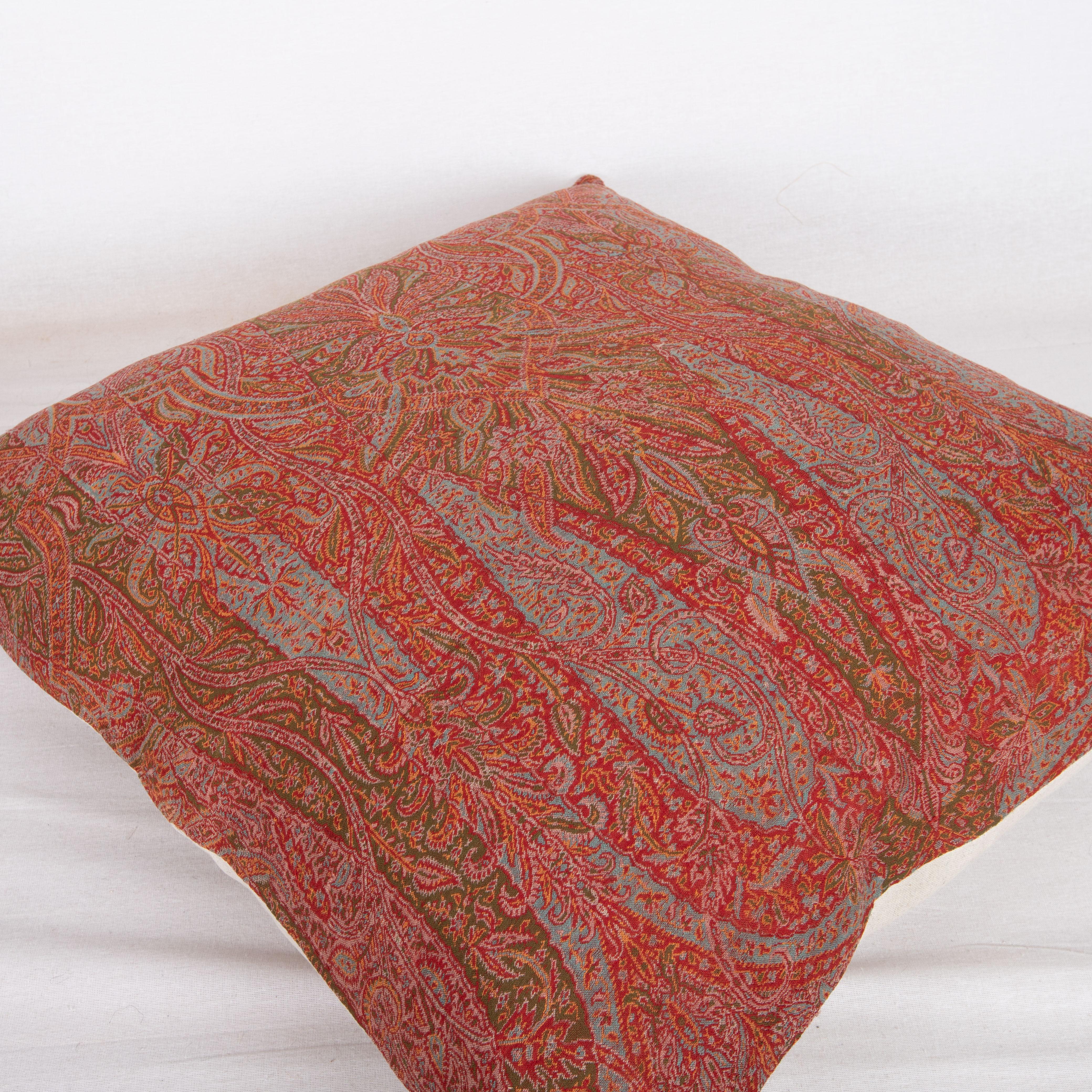 Antique Pillow Cover made from a European Wool Paisley Shawl, L 19th/ E.20th C In Good Condition For Sale In Istanbul, TR