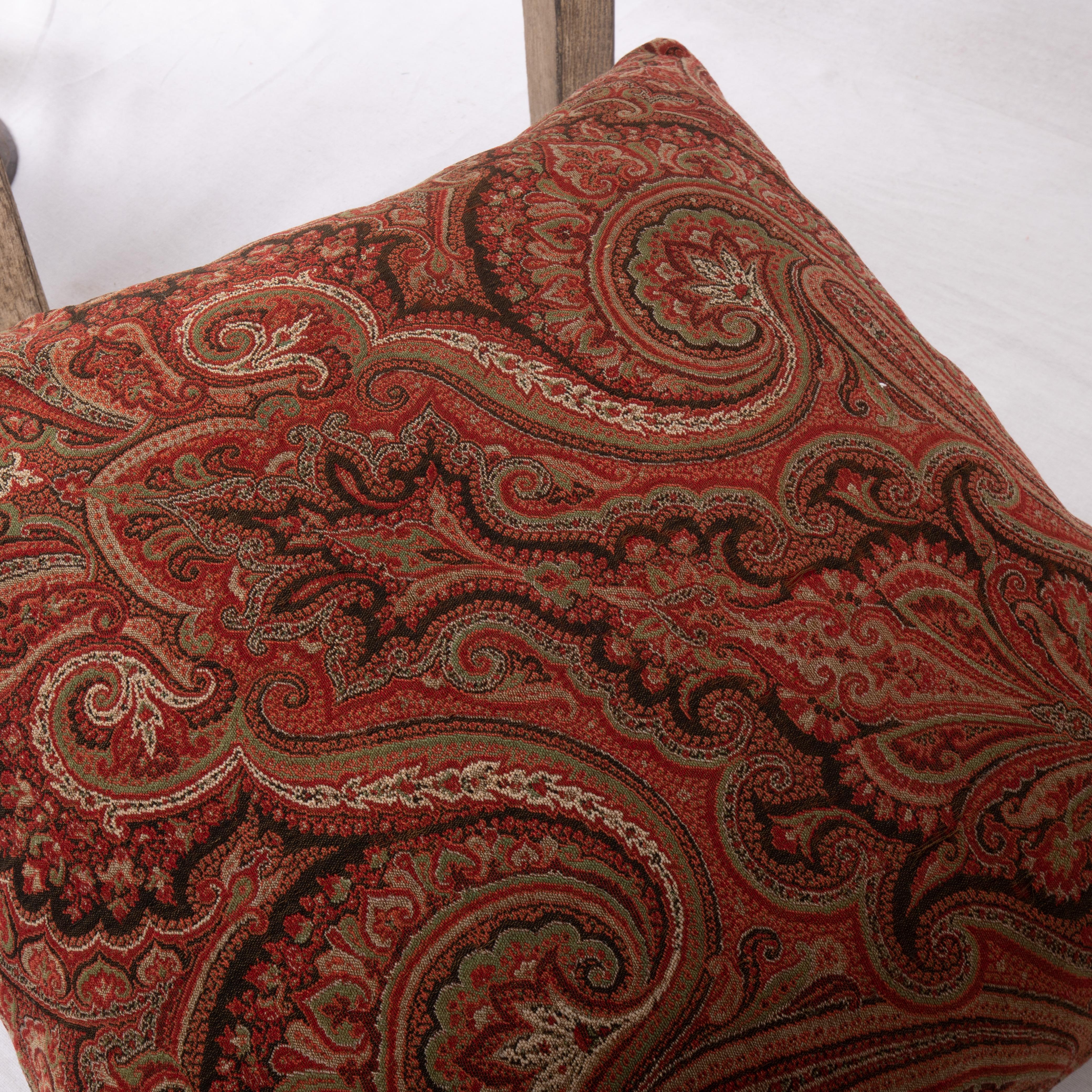 Antique Pillow Cover Made from a European Wool Paisley Shawl, L 19th/ E.20th In Good Condition For Sale In Istanbul, TR