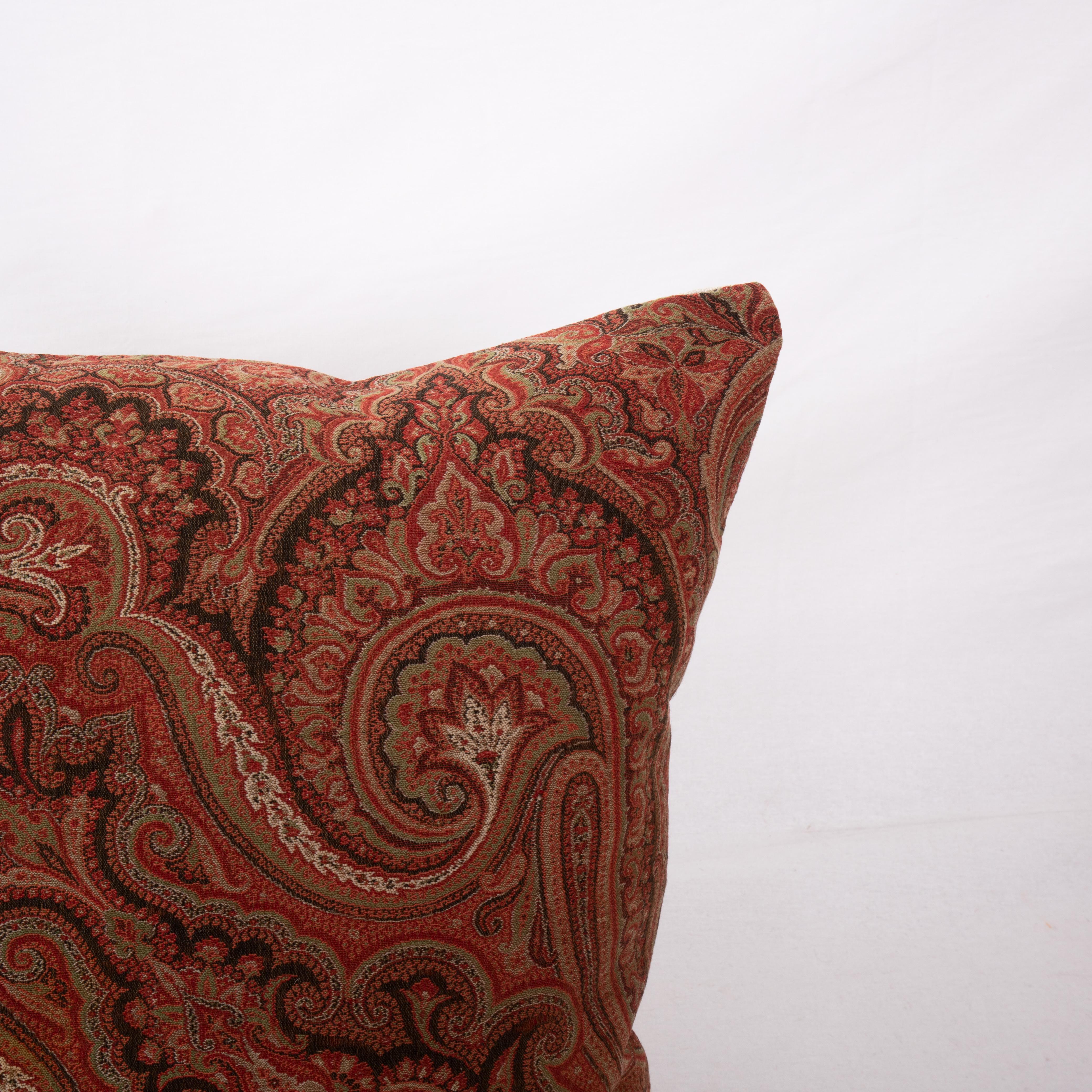 Antique Pillow Cover Made from a European Wool Paisley Shawl, L 19th/ E. 20th In Good Condition For Sale In Istanbul, TR