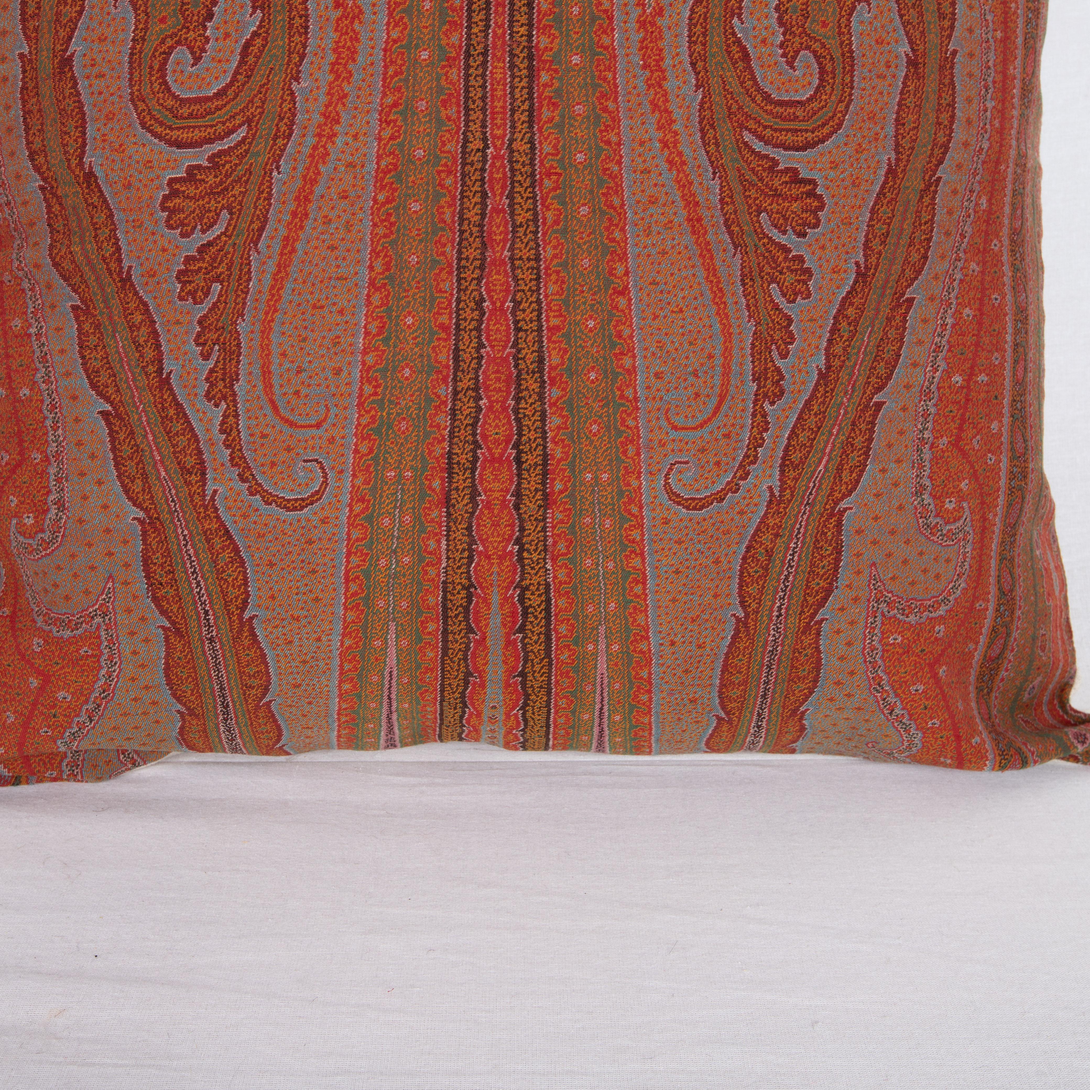 Antique  Pillow Cover made from a European Wool Paisley Shawl, L 19th/ E.20th  In Good Condition For Sale In Istanbul, TR