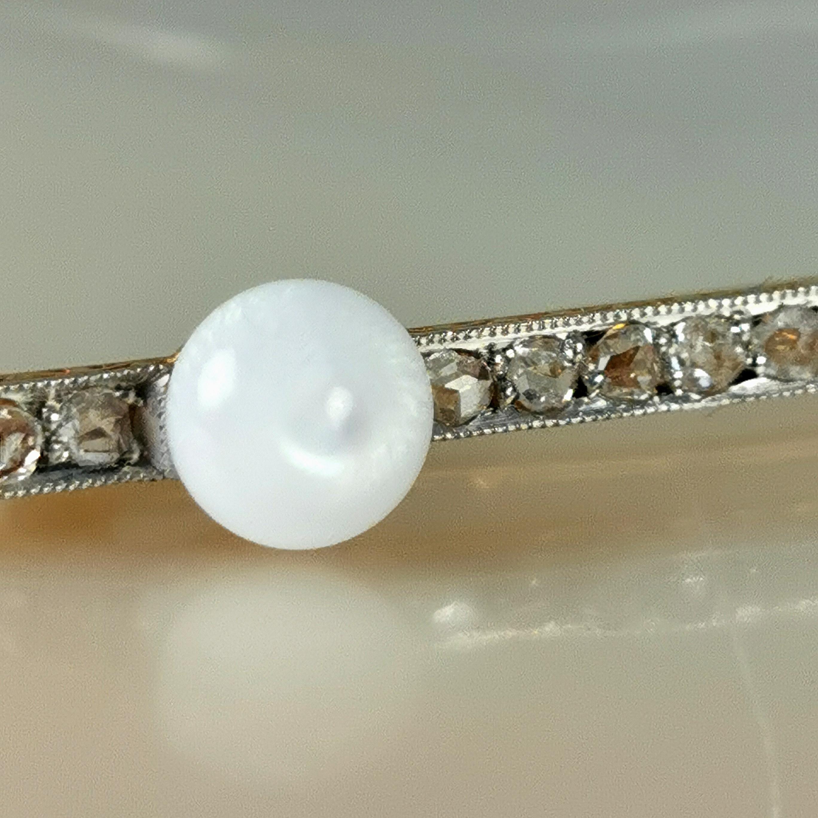 Women's Antique Pin 2. 10 Carats Natural Clam Pearl Rose Cut Diamonds For Sale