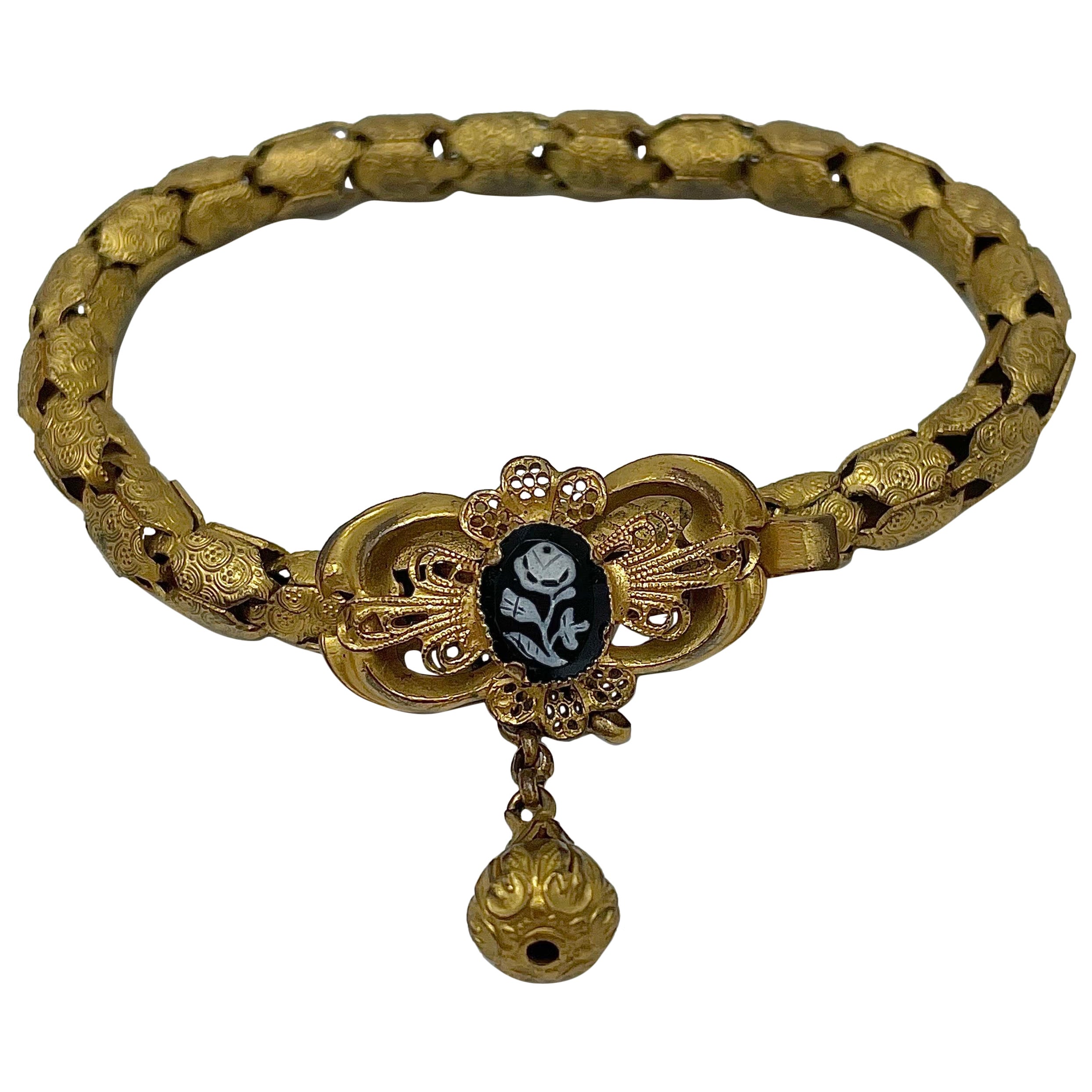 Bracelet ancien à fleurs en similor et sardonyx