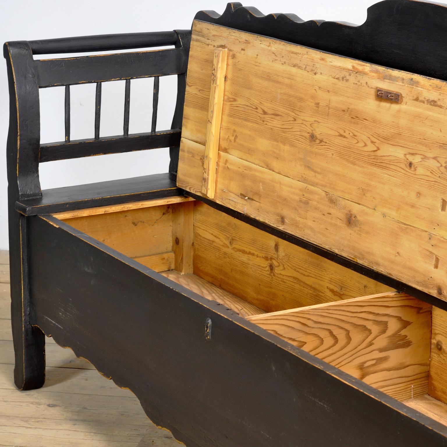 Antique Pine Bench, 1920’s In Good Condition In Amsterdam, Noord Holland