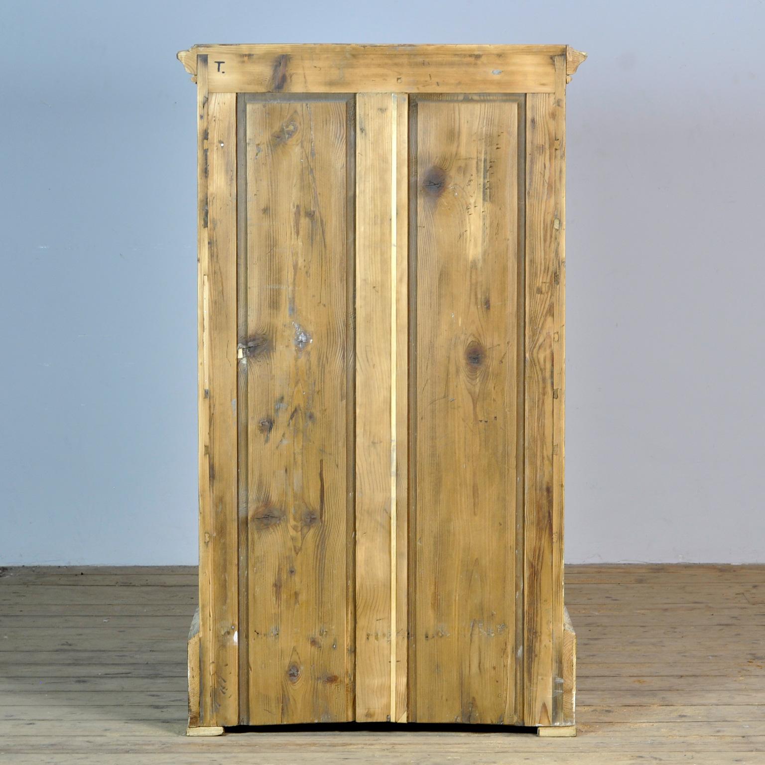 Antique Pine Cabinet from Hungary, circa 1920 4