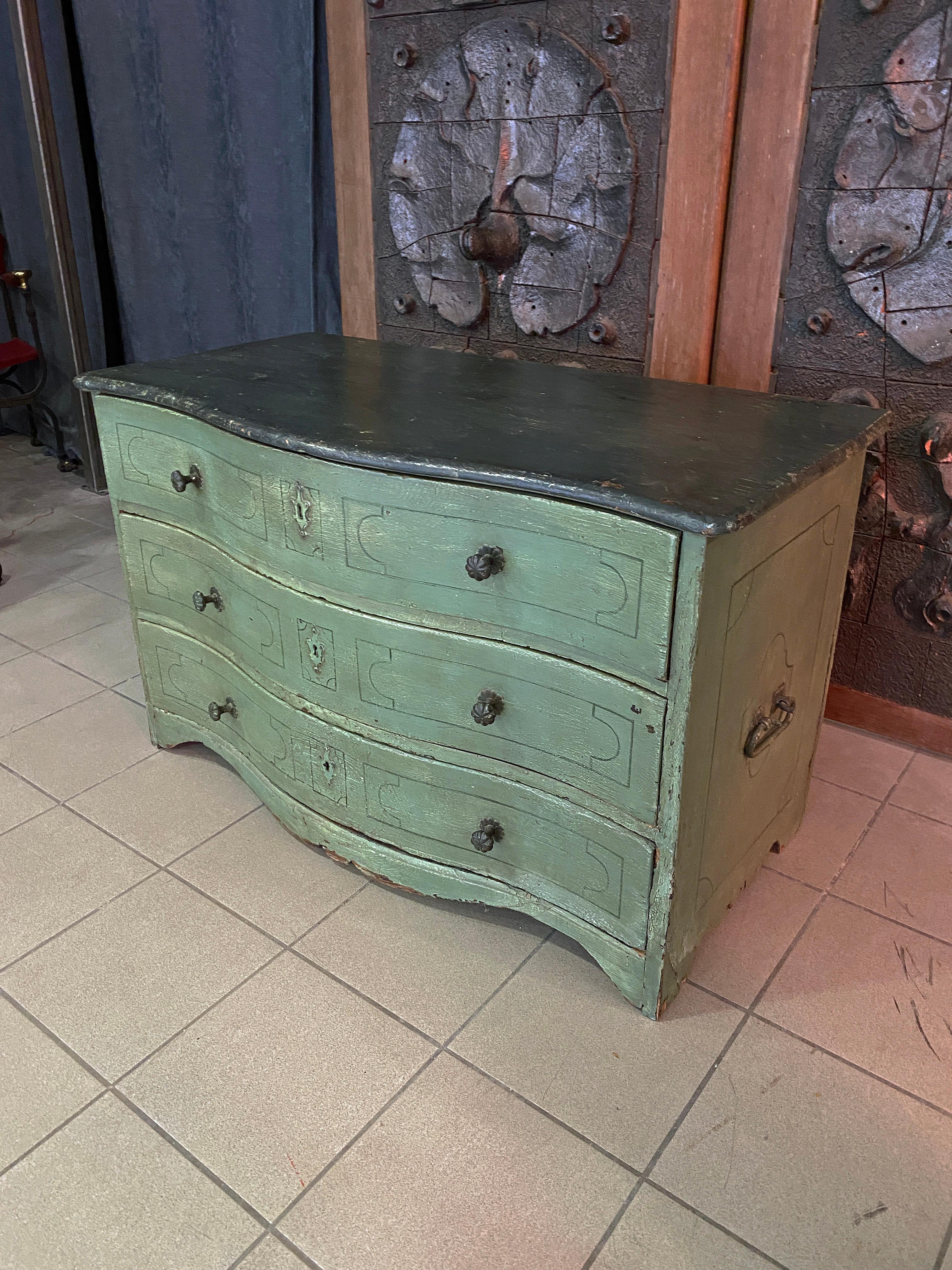 Antique Pine Chest of Drawers, 18th Century In Good Condition For Sale In Saint-Ouen, FR