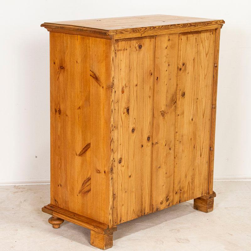 Antique Pine Chest of Four Drawers from Sweden In Good Condition In Round Top, TX