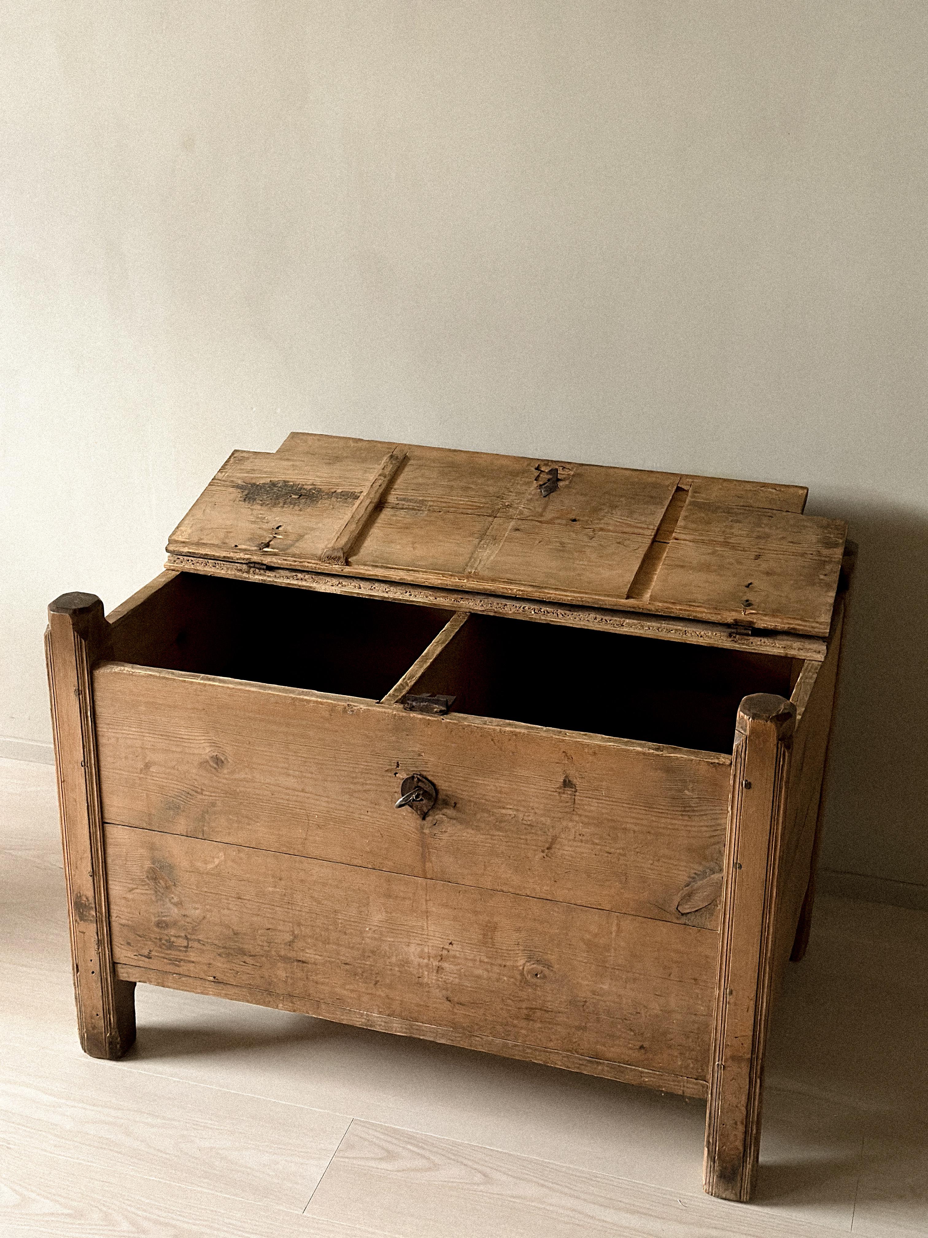 Table console ancienne en pin, Scandinavie Wabi Sabi , circa 1700s en vente 2