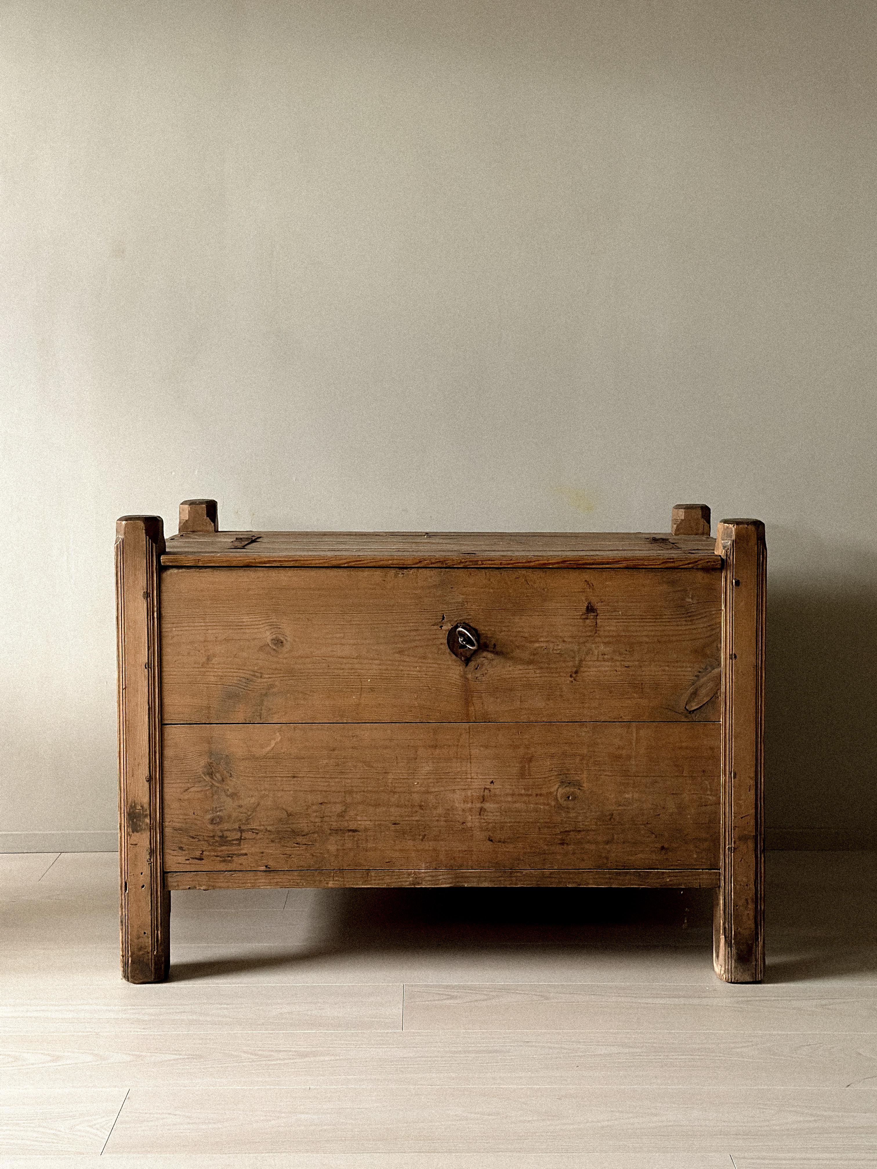 Primitif Table console ancienne en pin, Scandinavie Wabi Sabi , circa 1700s en vente