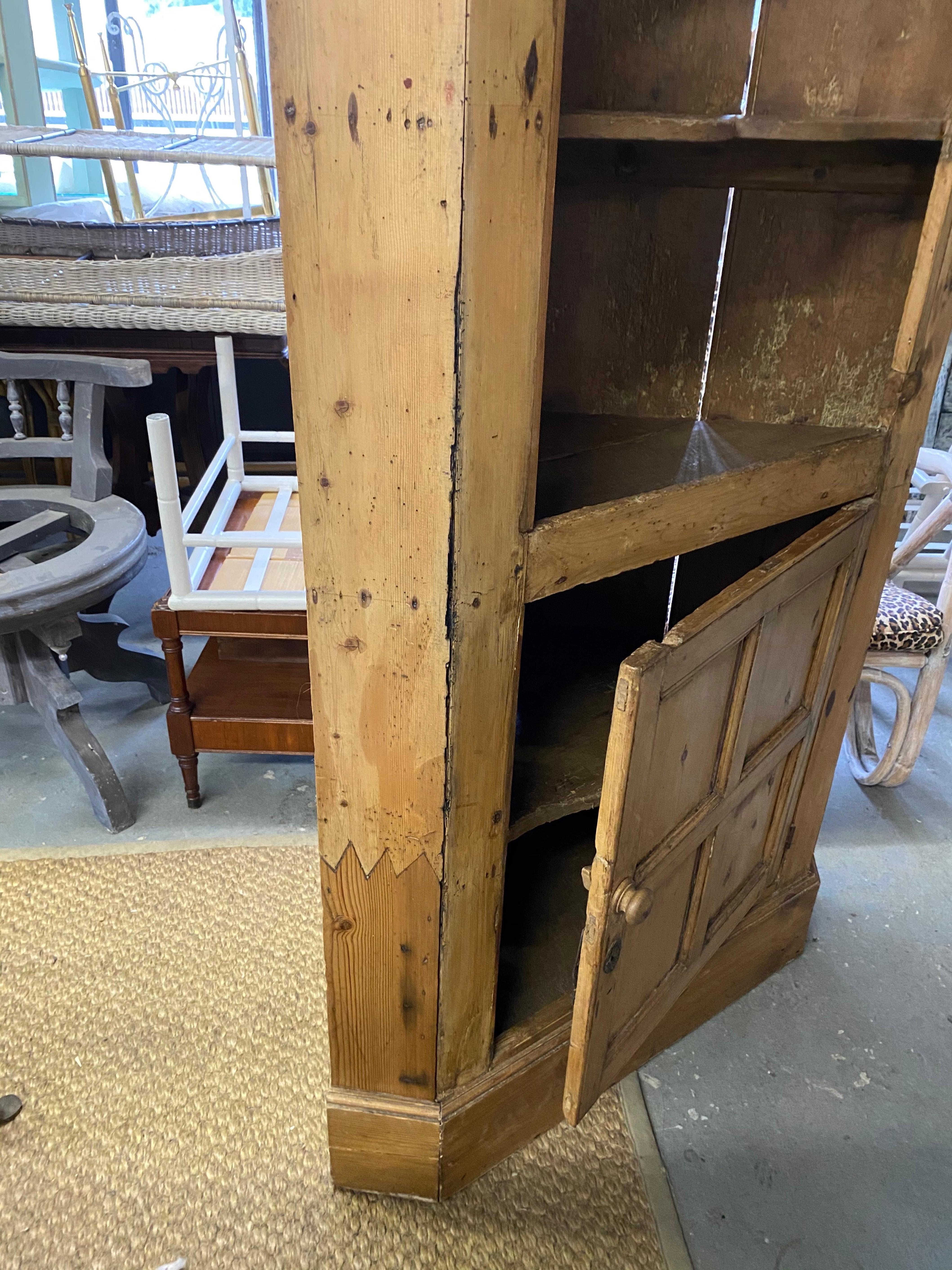 Antique Pine Corner Cupboard In Good Condition For Sale In Sheffield, MA