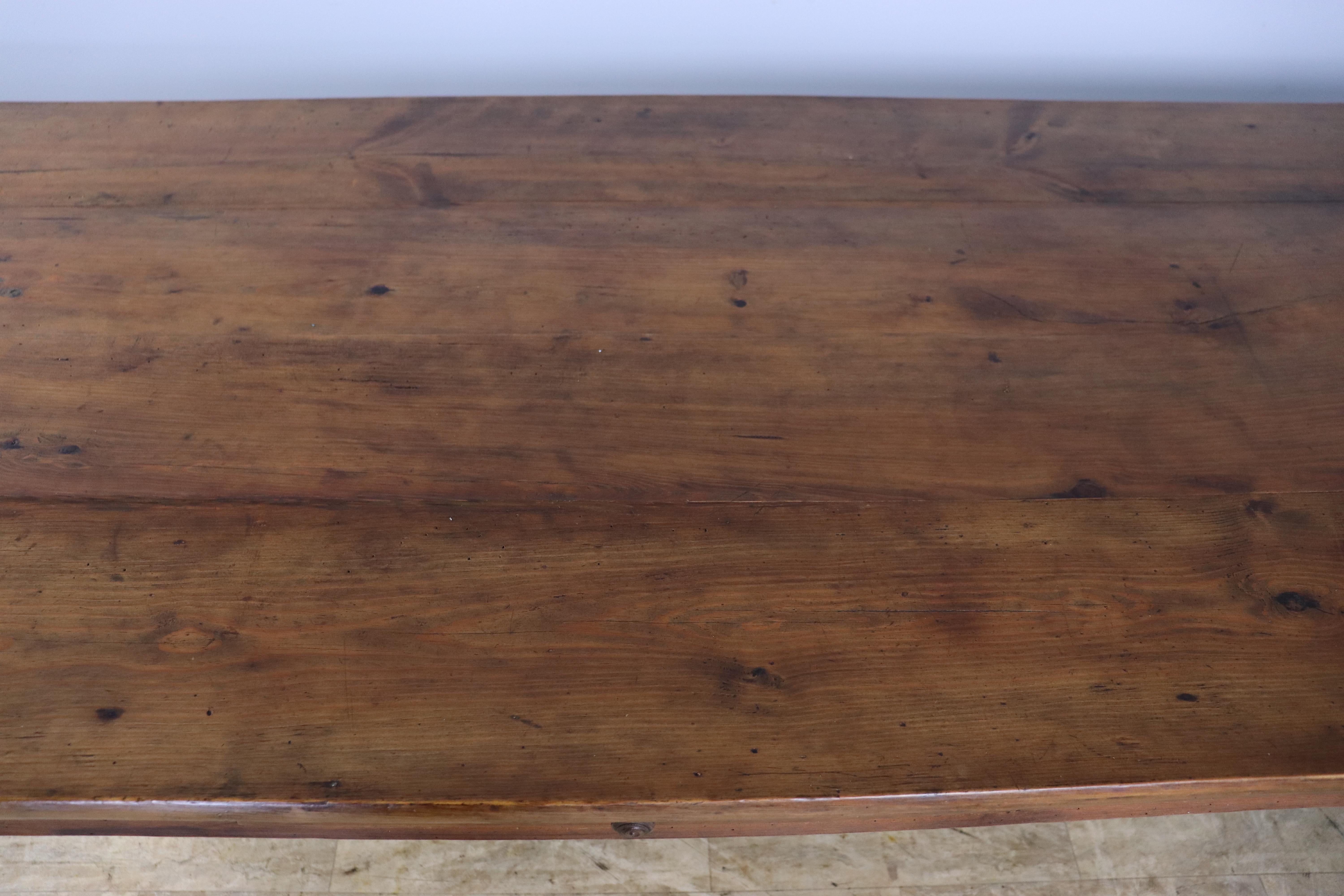 Antiker Bauernhoftisch aus Kiefer, eine Schublade im Angebot 5