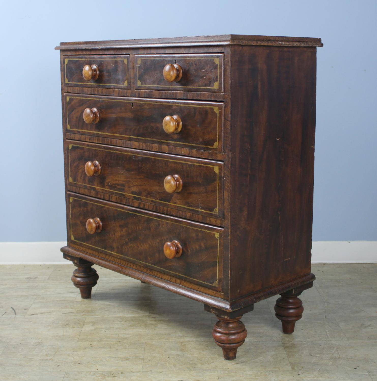 Antique Pine Folk Art Painted Chest of Drawers In Good Condition For Sale In Port Chester, NY