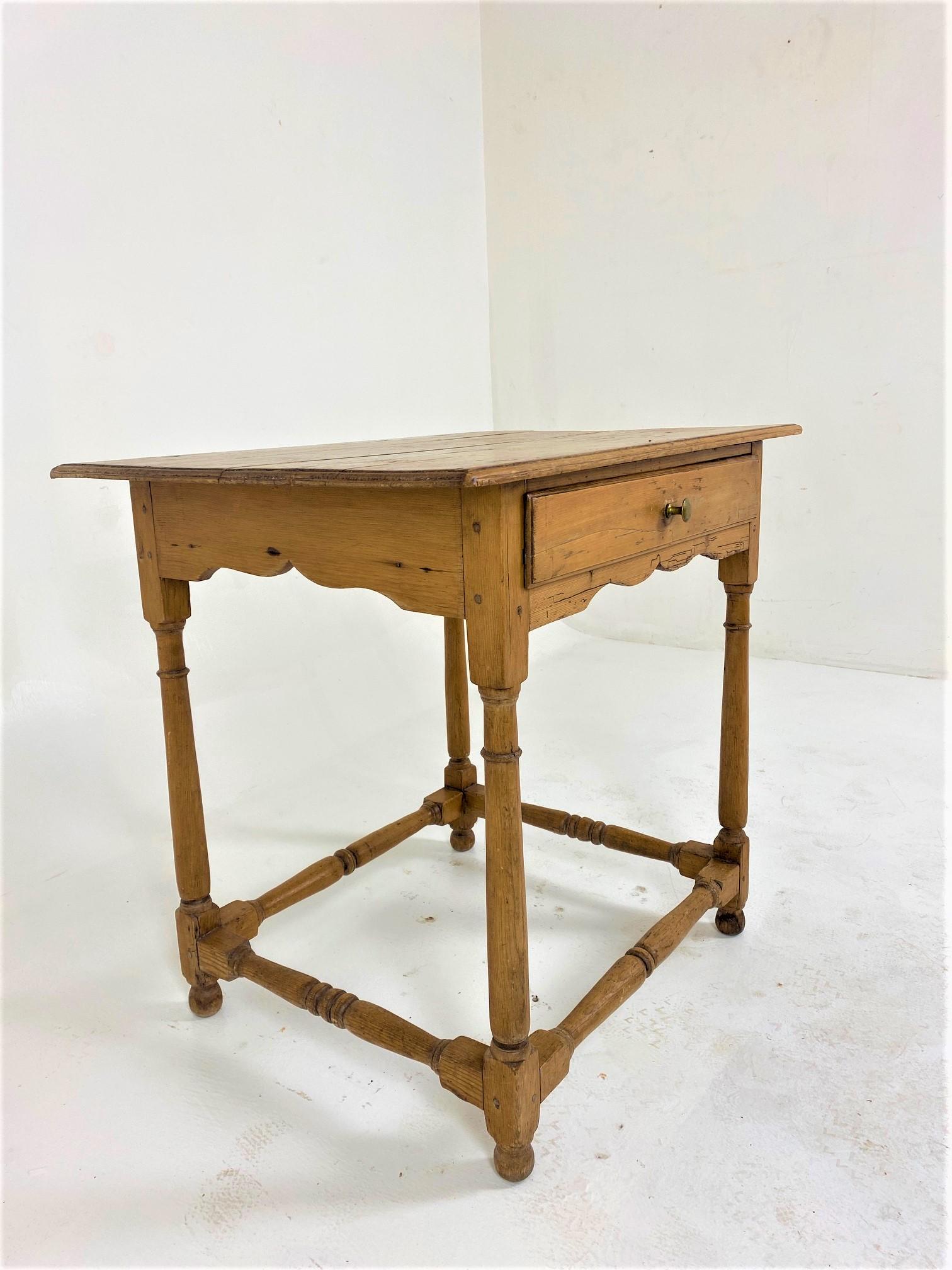 Antique Pine Hall Table, Writing Table, Scotland 1880, B657 In Good Condition In Vancouver, BC