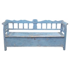 Banc de rangement hongrois ancien en pin avec peinture bleue ancienne