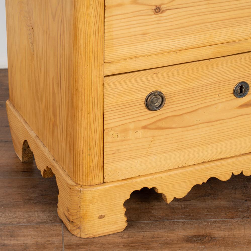 Antique Pine Nightstand Small Chest of Drawers, Denmark circa 1860-80 In Good Condition In Round Top, TX
