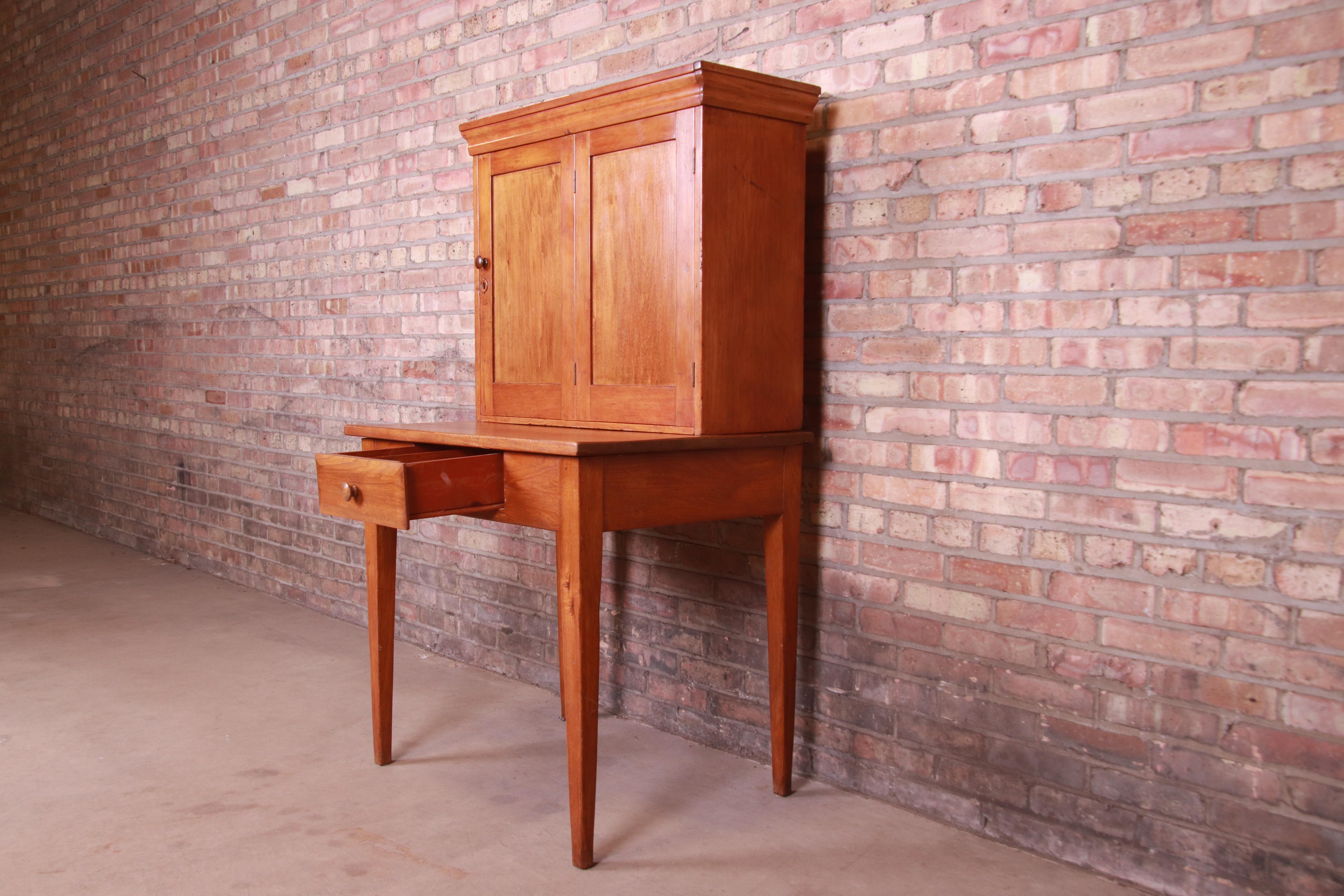 Antique Pine Postmaster Desk with Fitted Interior, Circa 1840s In Good Condition In South Bend, IN