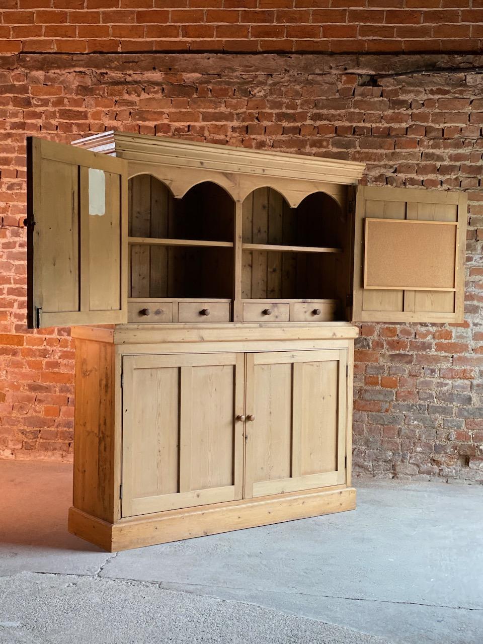 Antique Pine School Cupboard Pantry, Early 20th Century In Good Condition In Longdon, Tewkesbury