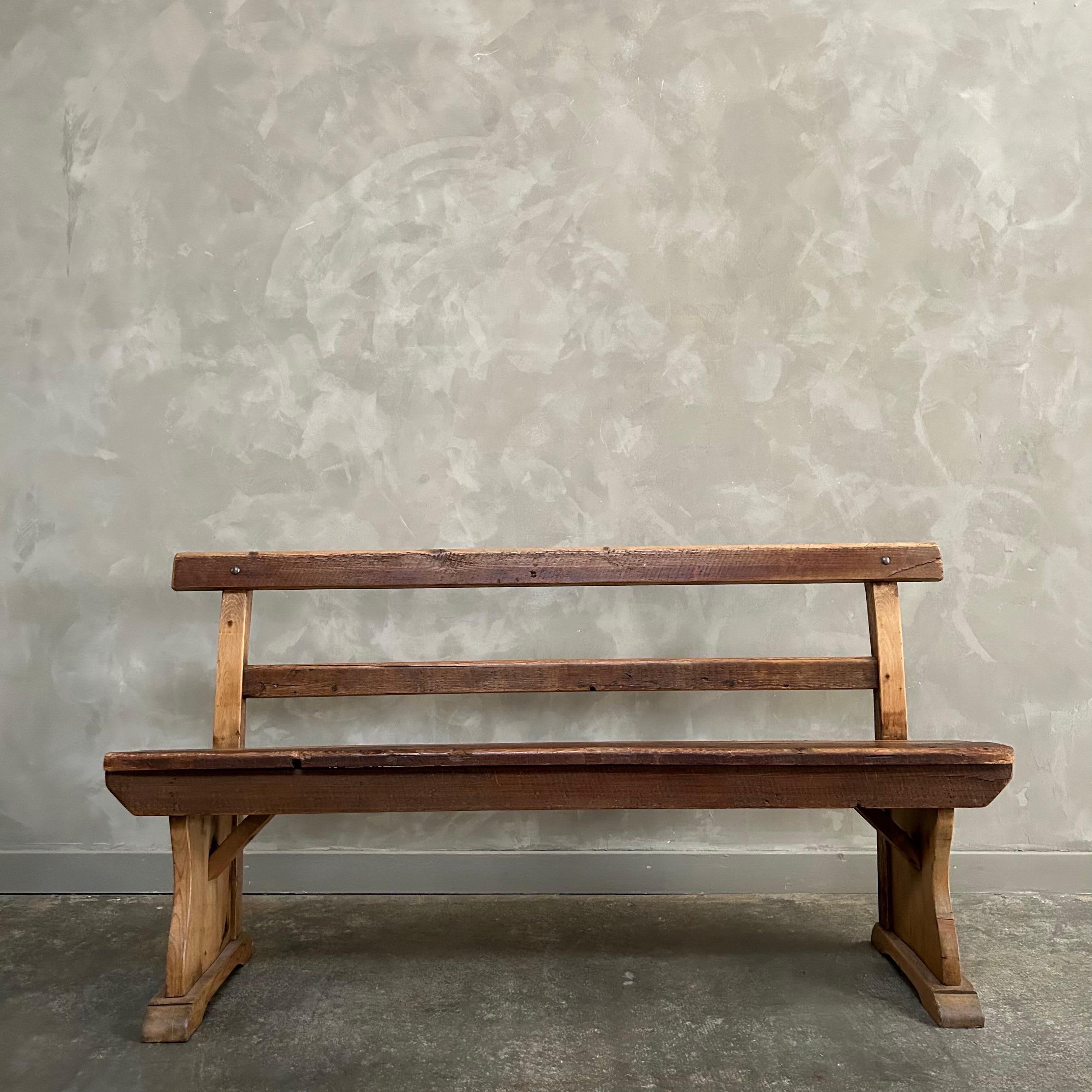 Antique Pine Settle Bench  In Good Condition For Sale In Brea, CA