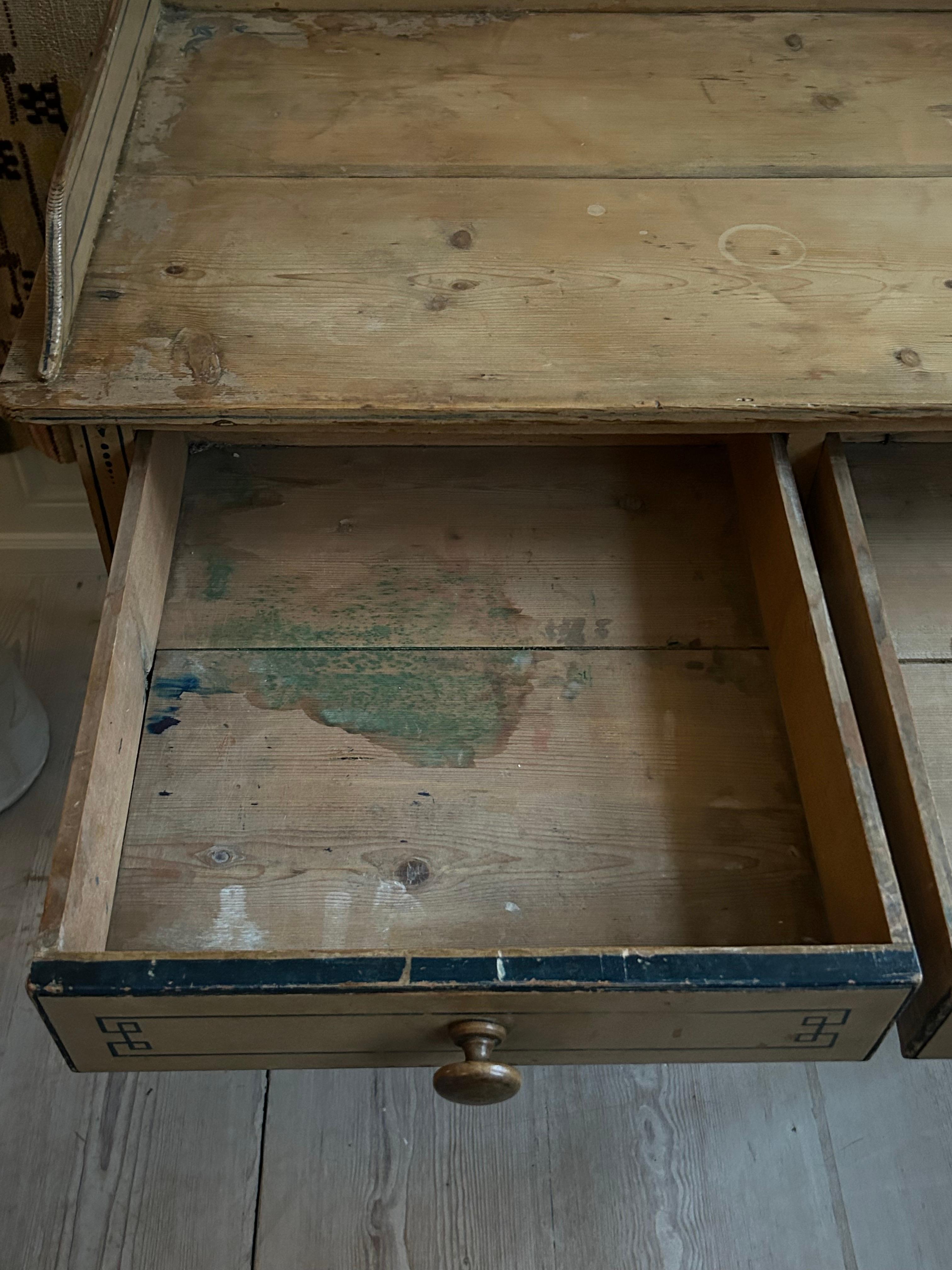 Table d'appoint ancienne en pin avec peinture d'origine, Angleterre, début du 19ème siècle en vente 4