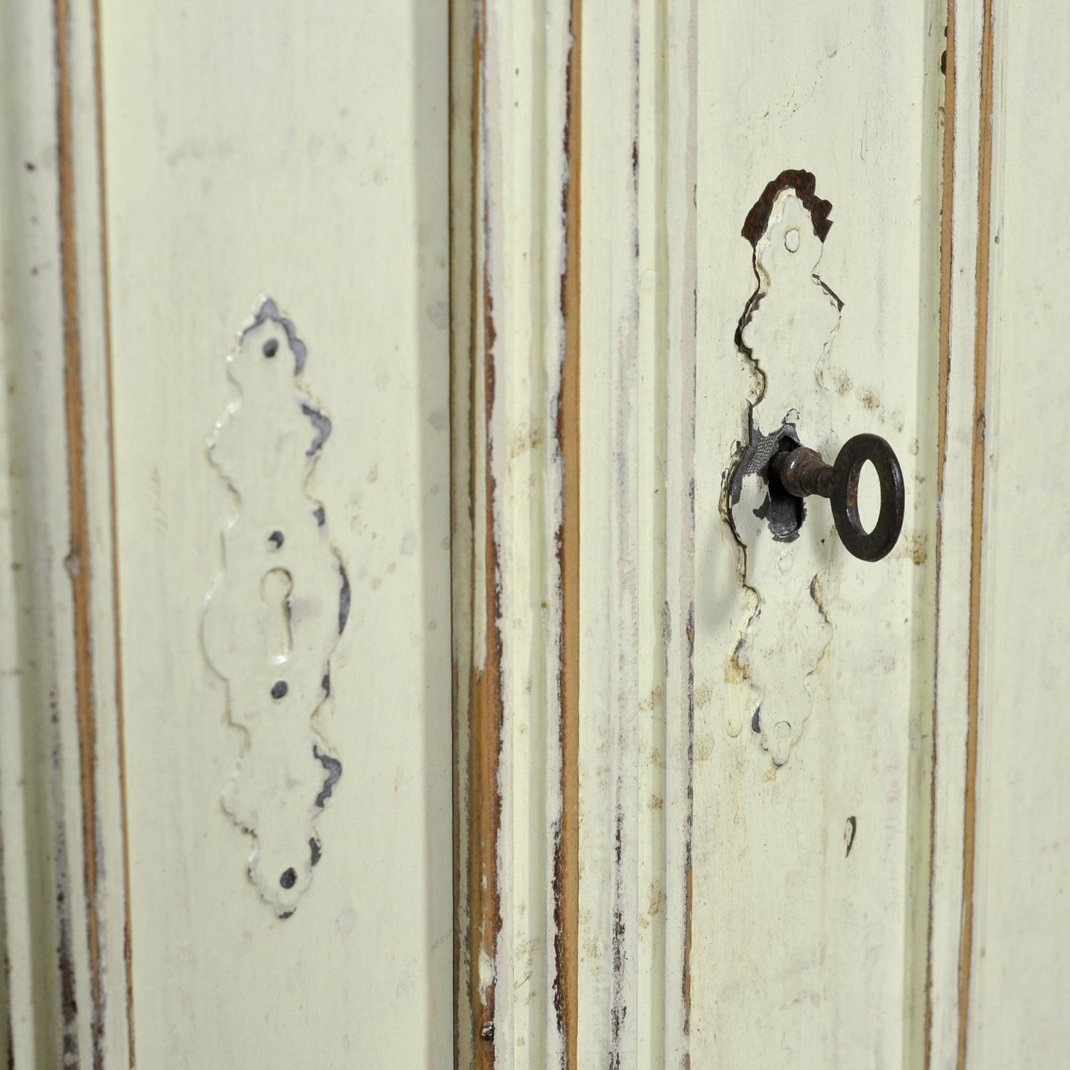 Buffet ancien en pin, vers 1910 en vente 3