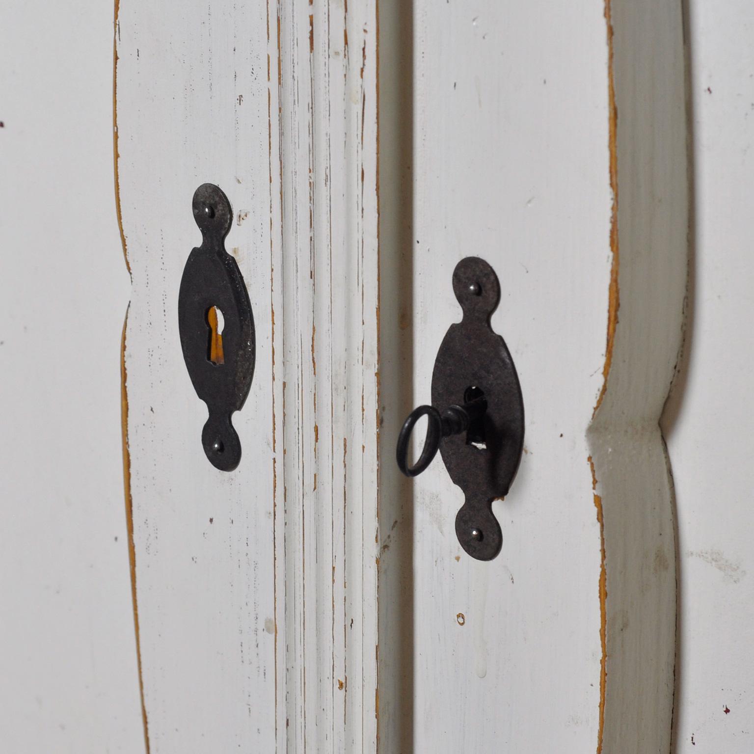 Antique pine sideboard, circa 1910 in vendita 5