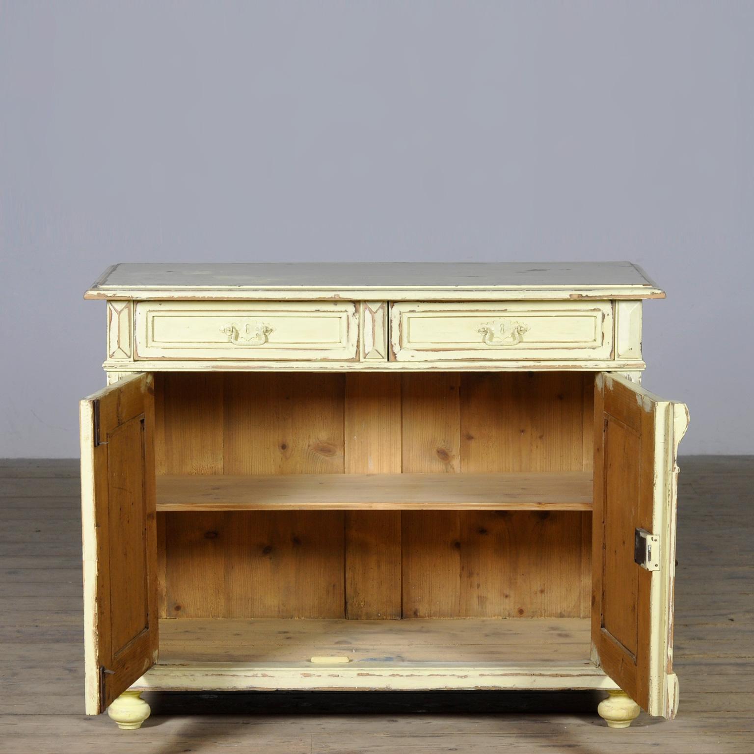 Peint Buffet ancien en pin, vers 1910 en vente