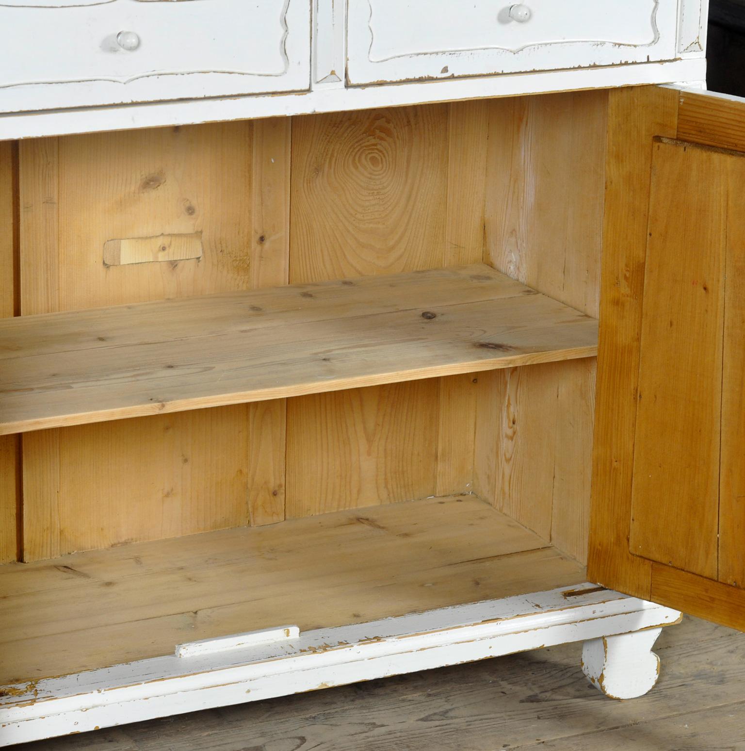 Antique pine sideboard, circa 1910 In condizioni buone in vendita a Amsterdam, Noord Holland