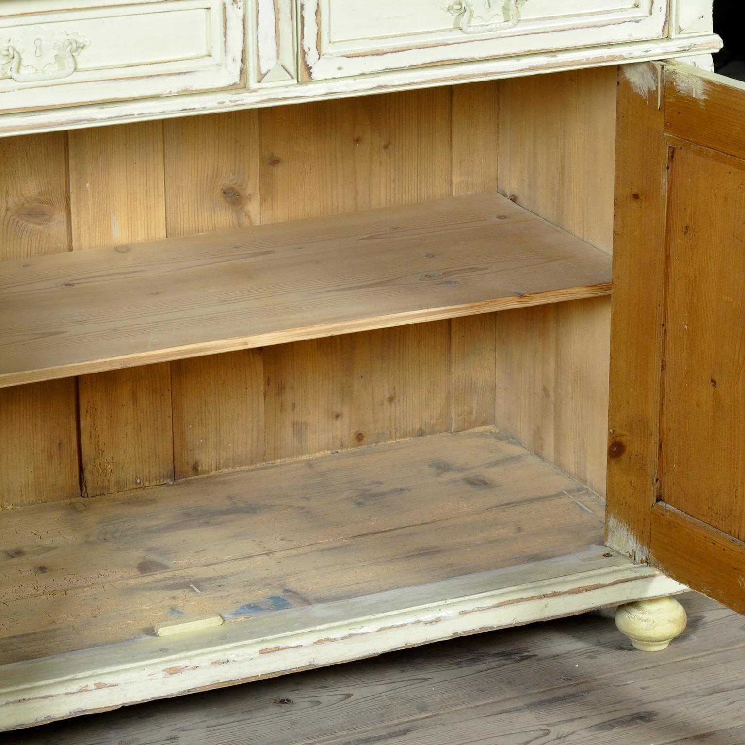 Buffet ancien en pin, vers 1910 Bon état - En vente à Amsterdam, Noord Holland