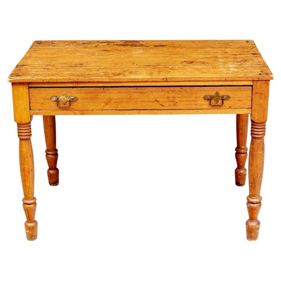 Table ou bureau en pin ancien avec pieds tournés et un seul tiroir