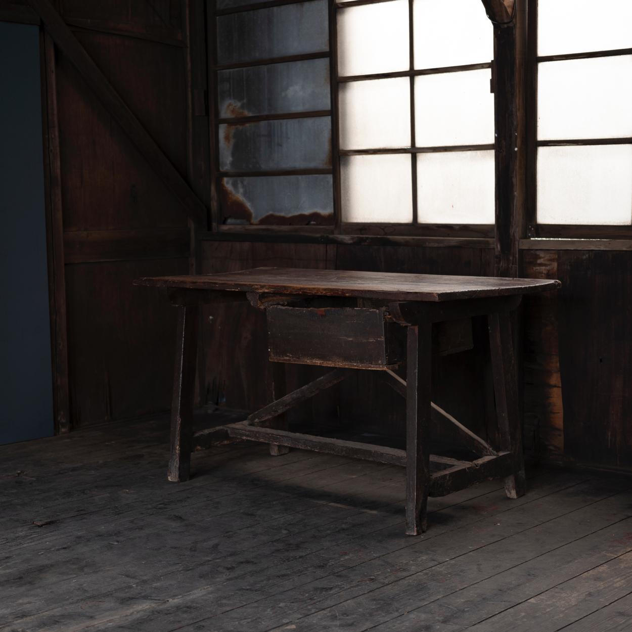 Antique Pine Wood Primitive Desk, Spain In Fair Condition In Edogawa-ku Tokyo, JP