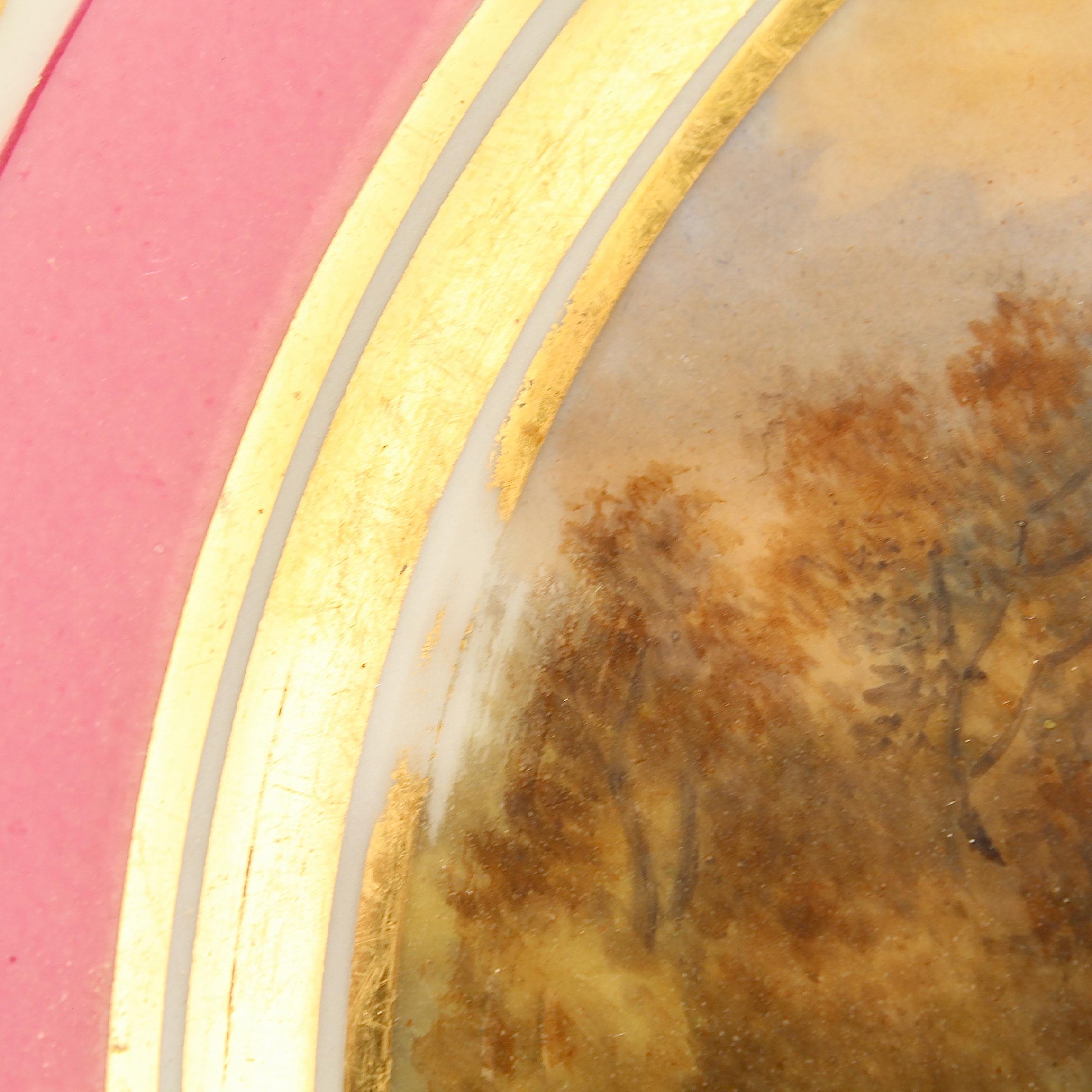 Antiker Teller mit rosa Rand aus handbemaltem Pariser Porzellan mit Hirschjagd- und Hundeszenen im Angebot 4