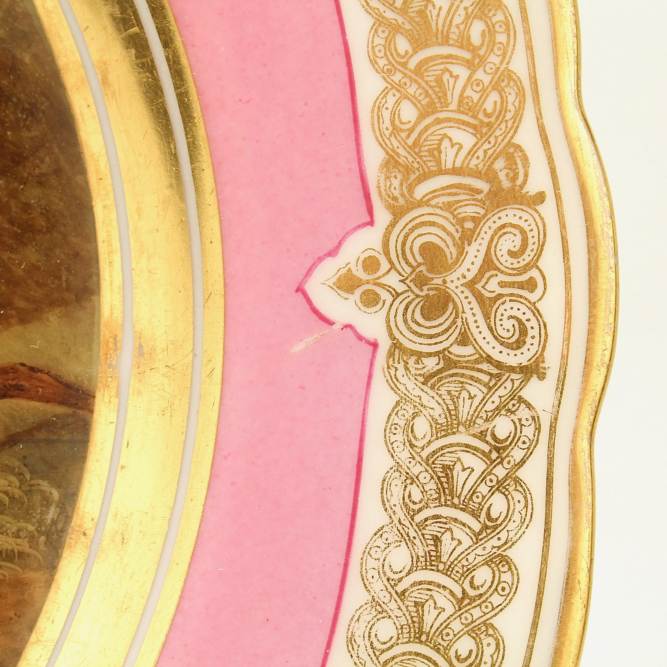 Antiker, handbemalter Pariser Porzellanteller mit rosa Bordüre und Kaninchen- Jagd- und Hundeszene aus Porzellan im Angebot 2