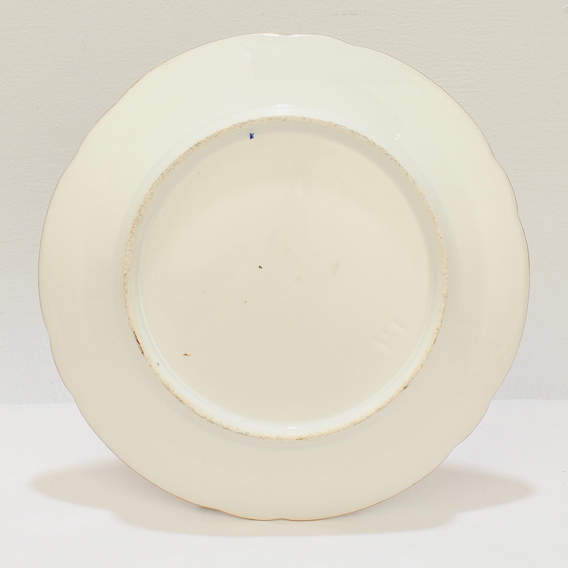 Antiguo Plato de Porcelana de París Pintado a Mano con Borde Rosa Escena de Caza de Conejos y Perros Francés en venta