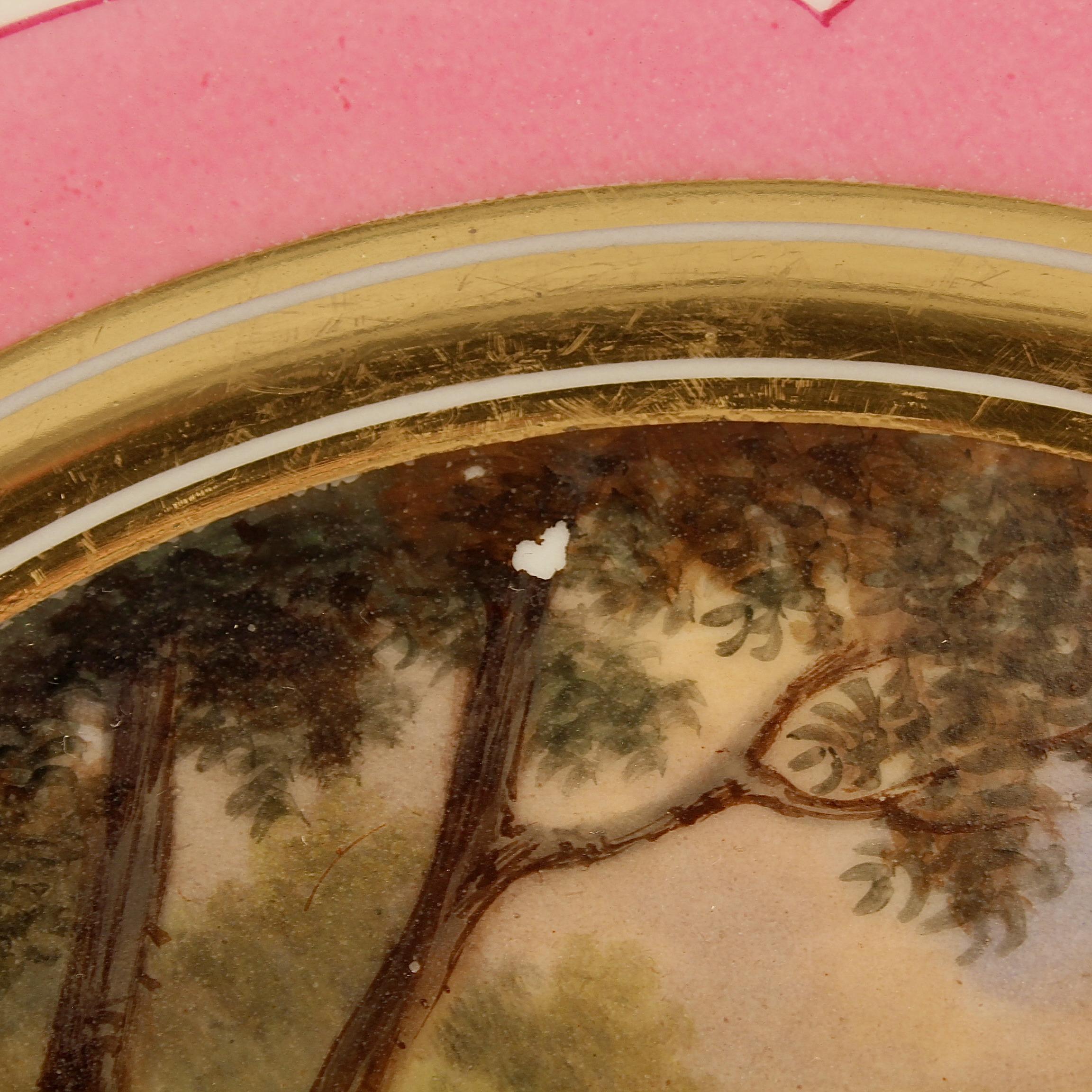 Antiker Teller mit rosafarbener Bordüre aus handbemaltem Porzellan mit Fuchsjagd- und Hundeszenen, Paris im Angebot 4