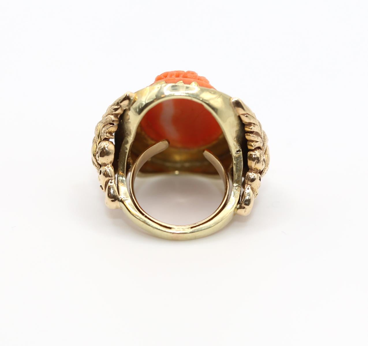 De las mujeres Anillo antiguo de oro con camafeo rosa y esmalte azul, Gran Bretaña, 1900 en venta