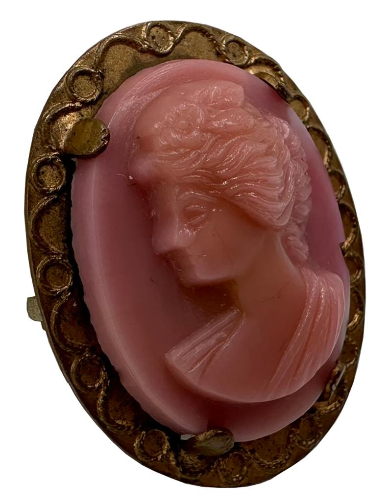  Antike rosa Kamee-Brosche Damen im Angebot