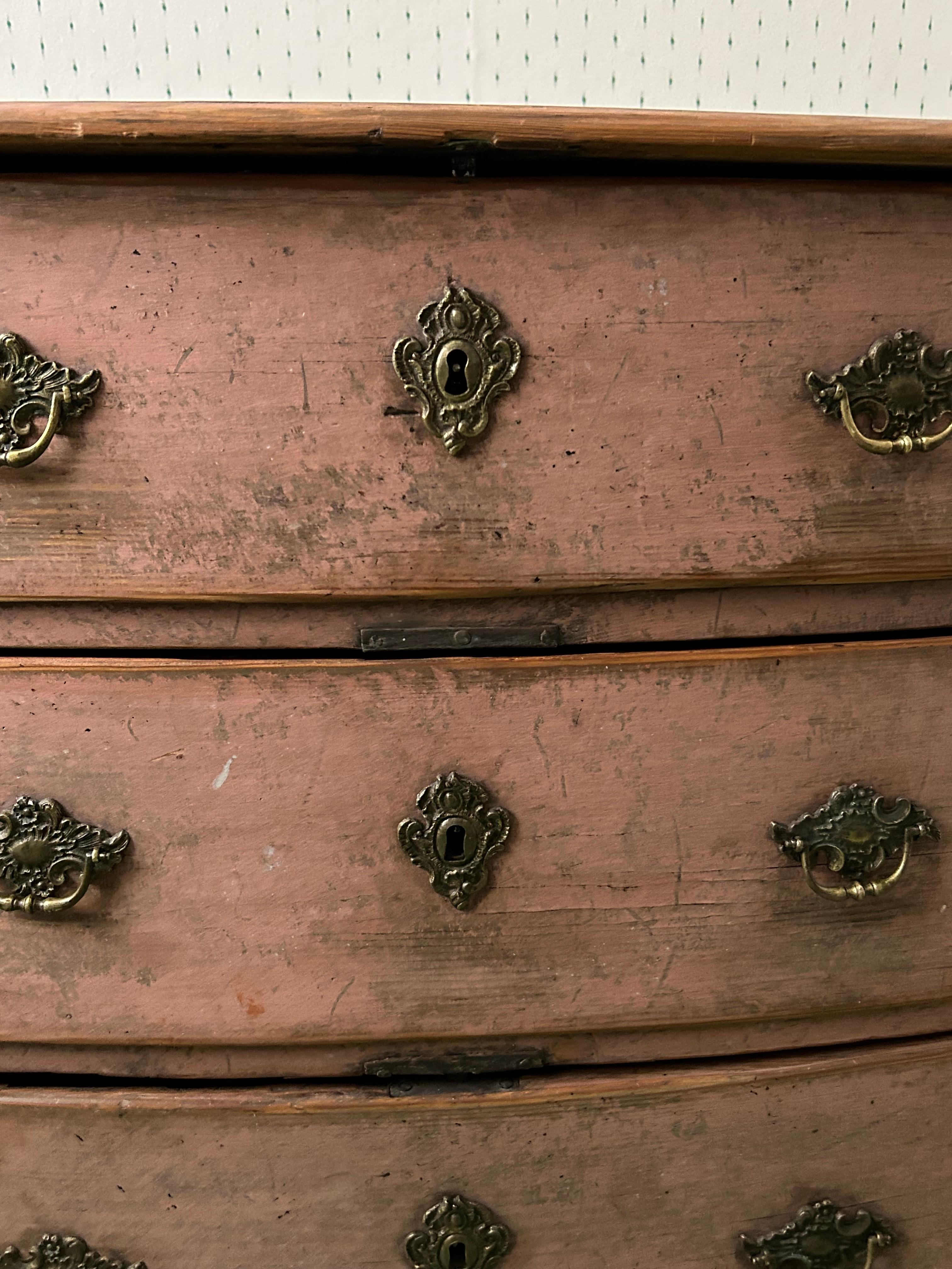  Antique Pink Chest of Drawers in Wood with Original Paint, Sweden, 18th Century For Sale 6