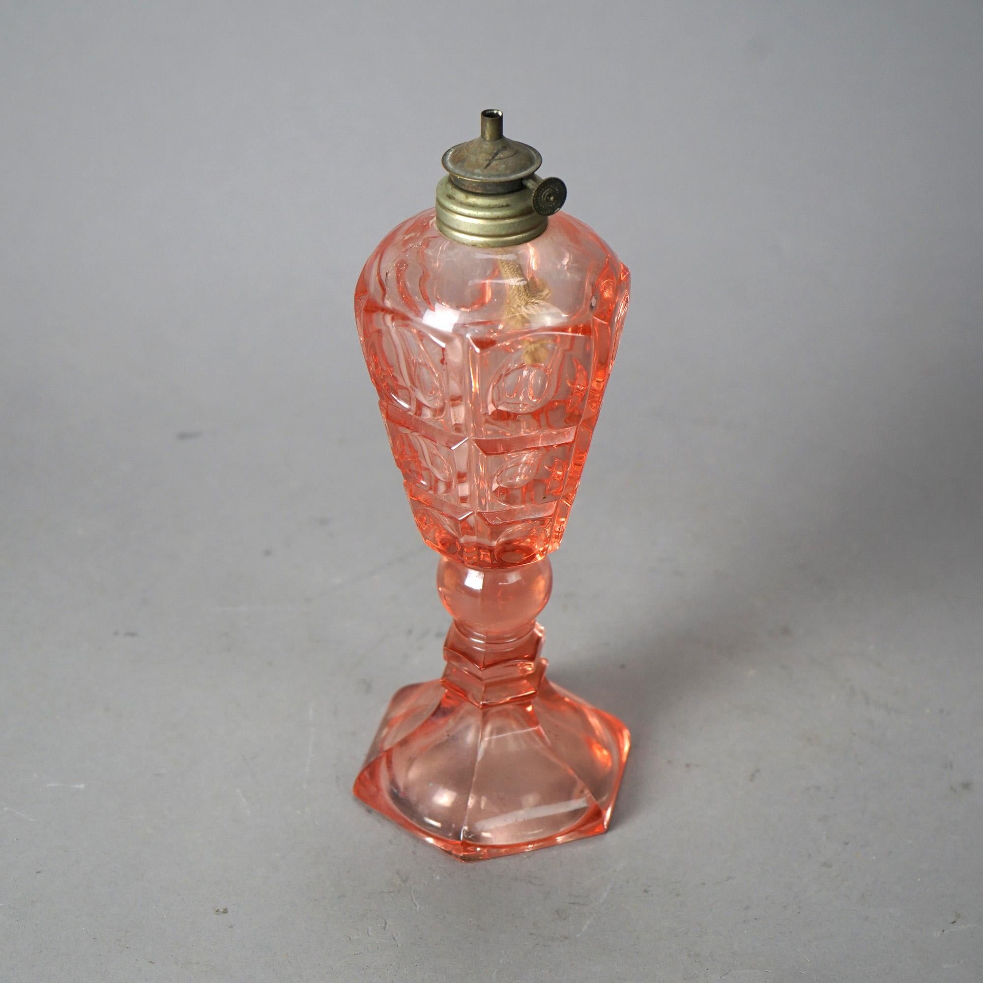 Antike rosa Münzflecken-Öllampe aus gepresstem Glas, C1840 (amerikanisch) im Angebot