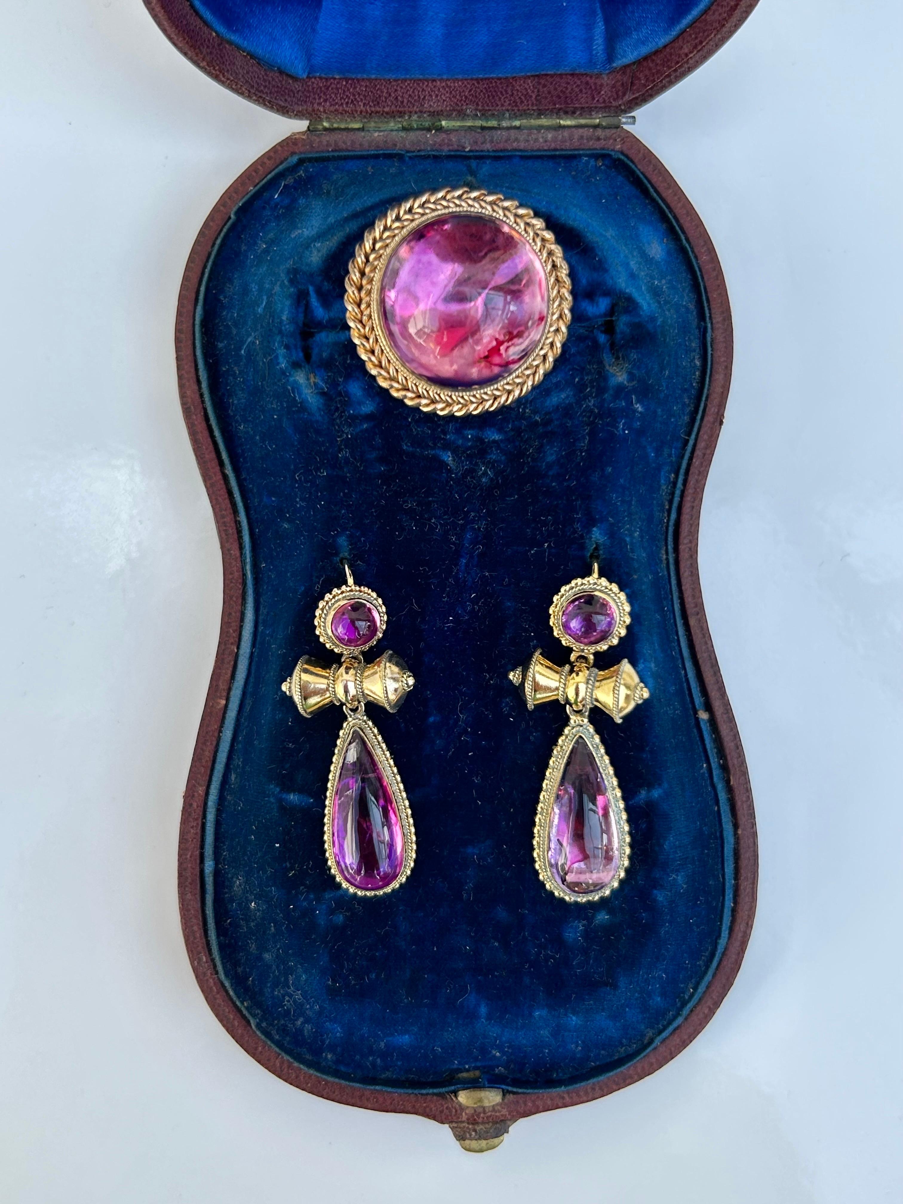 Antique Pink Foiled Cabochon Brooch and Earrings Suite in Antique Box 
 For Sale 9