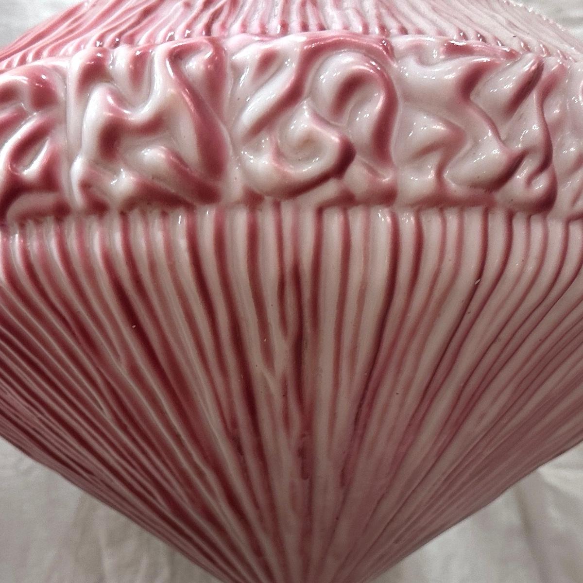 Vetro Apparecchio di illuminazione in vetro rosa antico in vendita