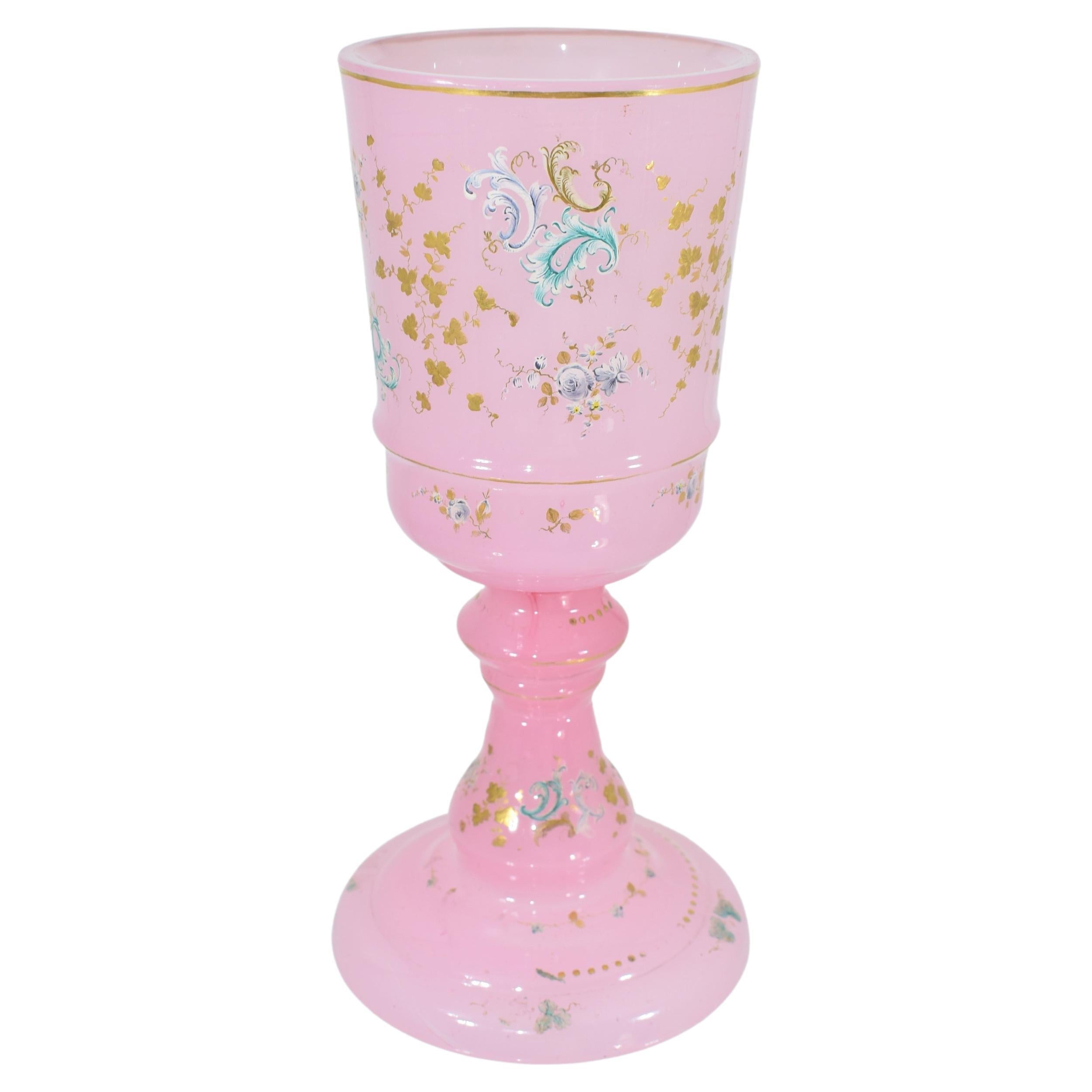 XIXe siècle Vase et gobelet en verre émaillé opalin rose antique, 19ème siècle, Moser en vente