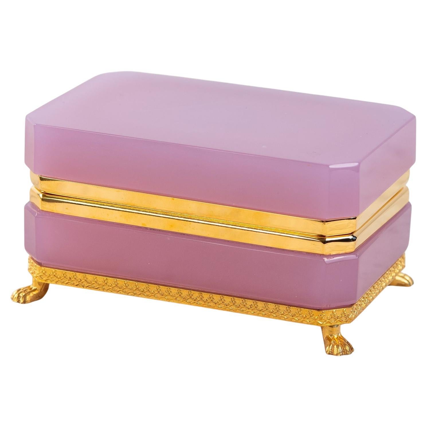 Antigua Caja Rectangular Opalina Rosa con Monturas de Latón, Francia Década de 1890