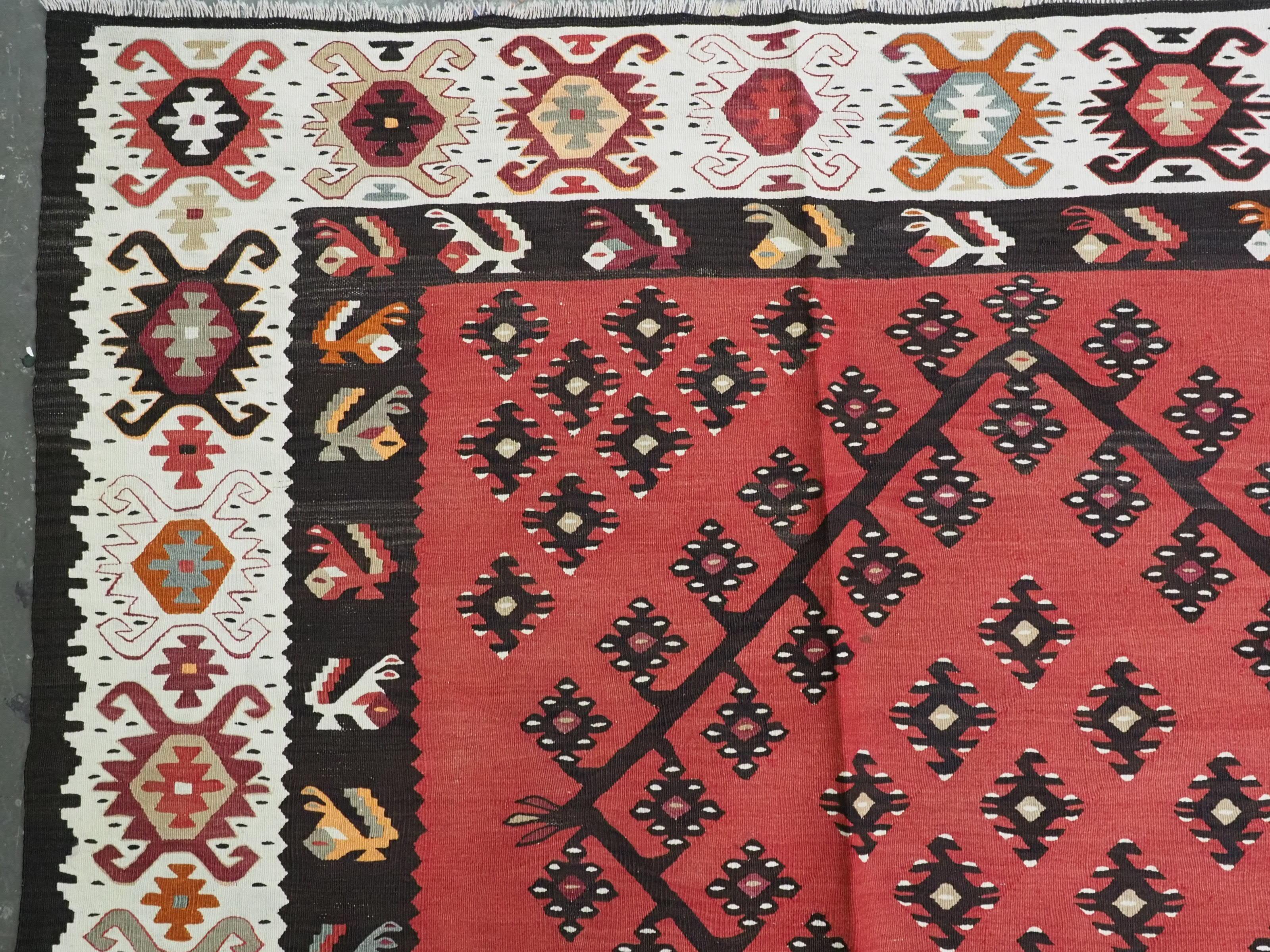 Early 20th Century Antique Pirot/ Sarkoy kilim of traditional design & large room size, circa 1920. For Sale