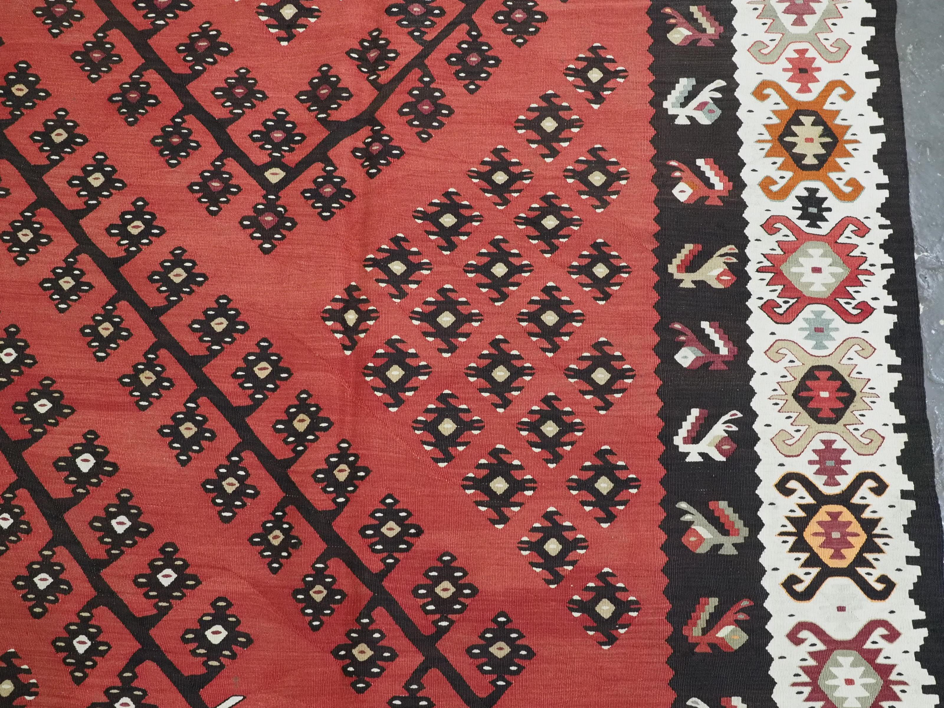 Antique Pirot/ Sarkoy kilim of traditional design & large room size, circa 1920. For Sale 3