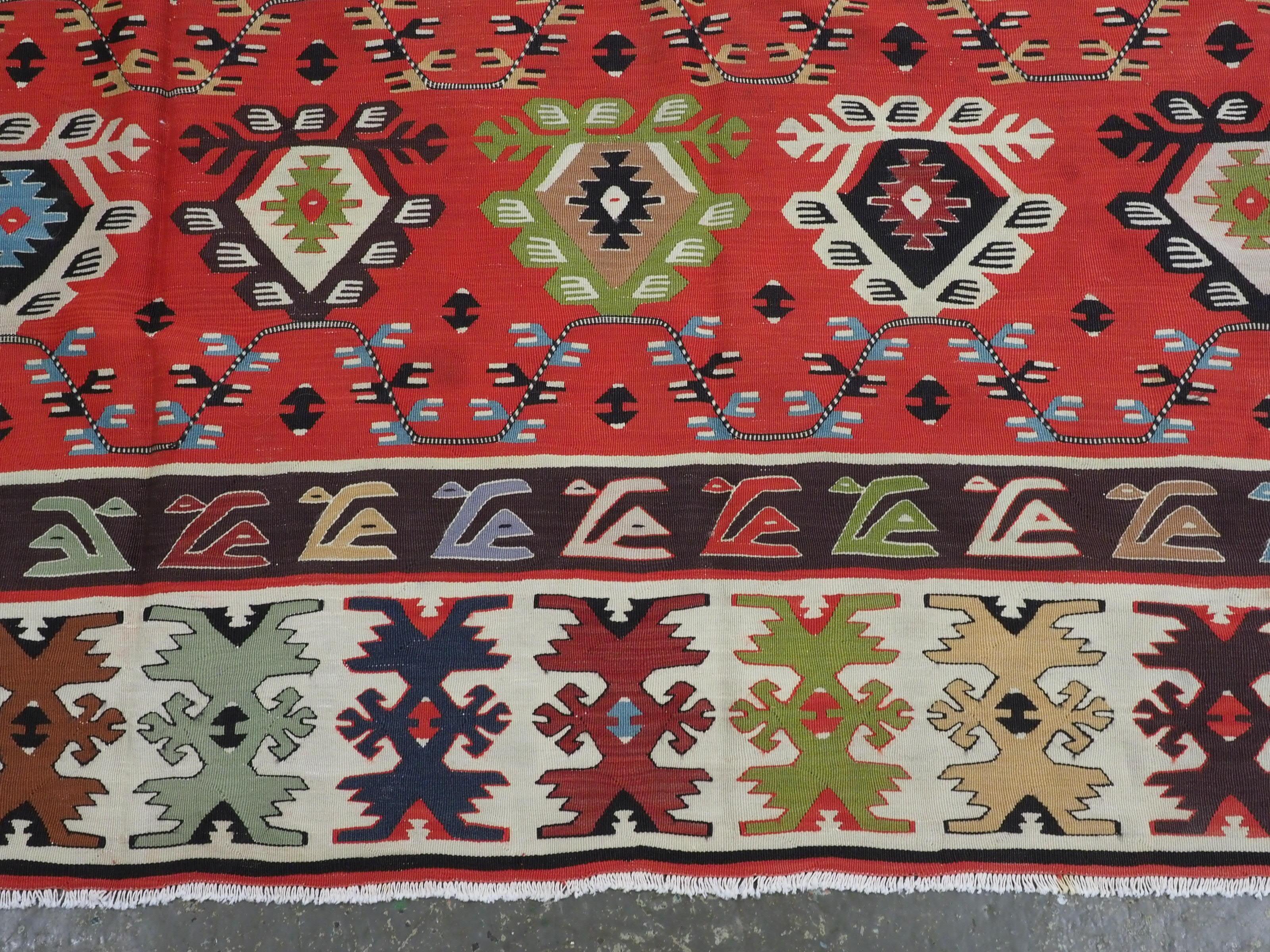 Antique Pirot / Sarkoy kilim of traditional repeat design, circa 1920. For Sale 4