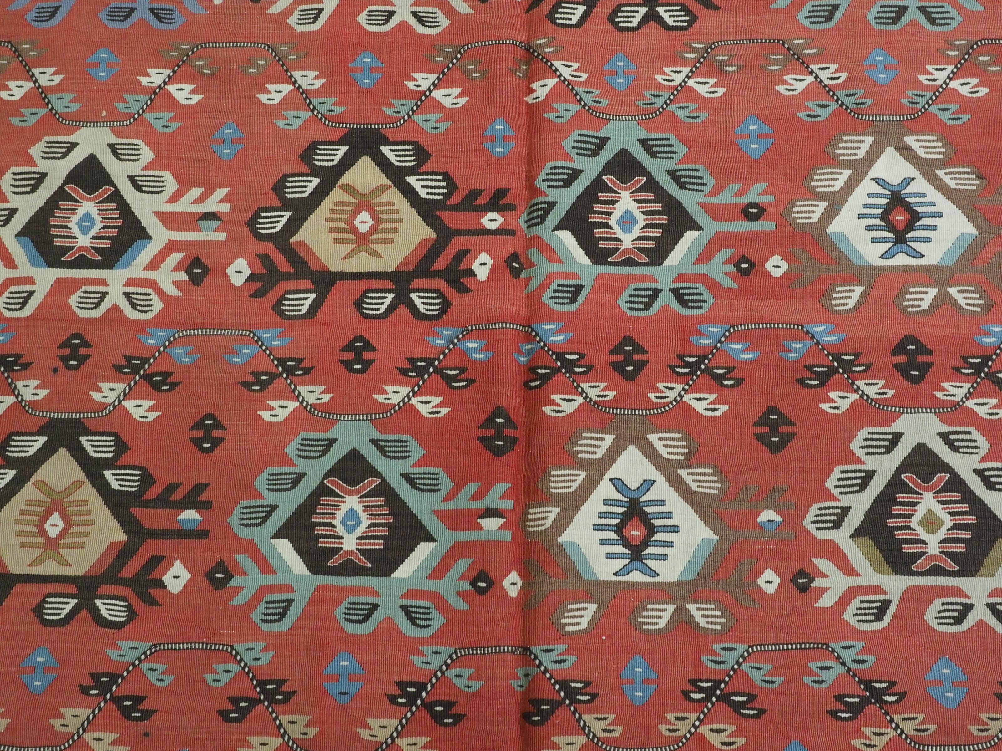 Antique Pirot / Sarkoy kilim of traditional repeat design, circa 1920. For Sale 4