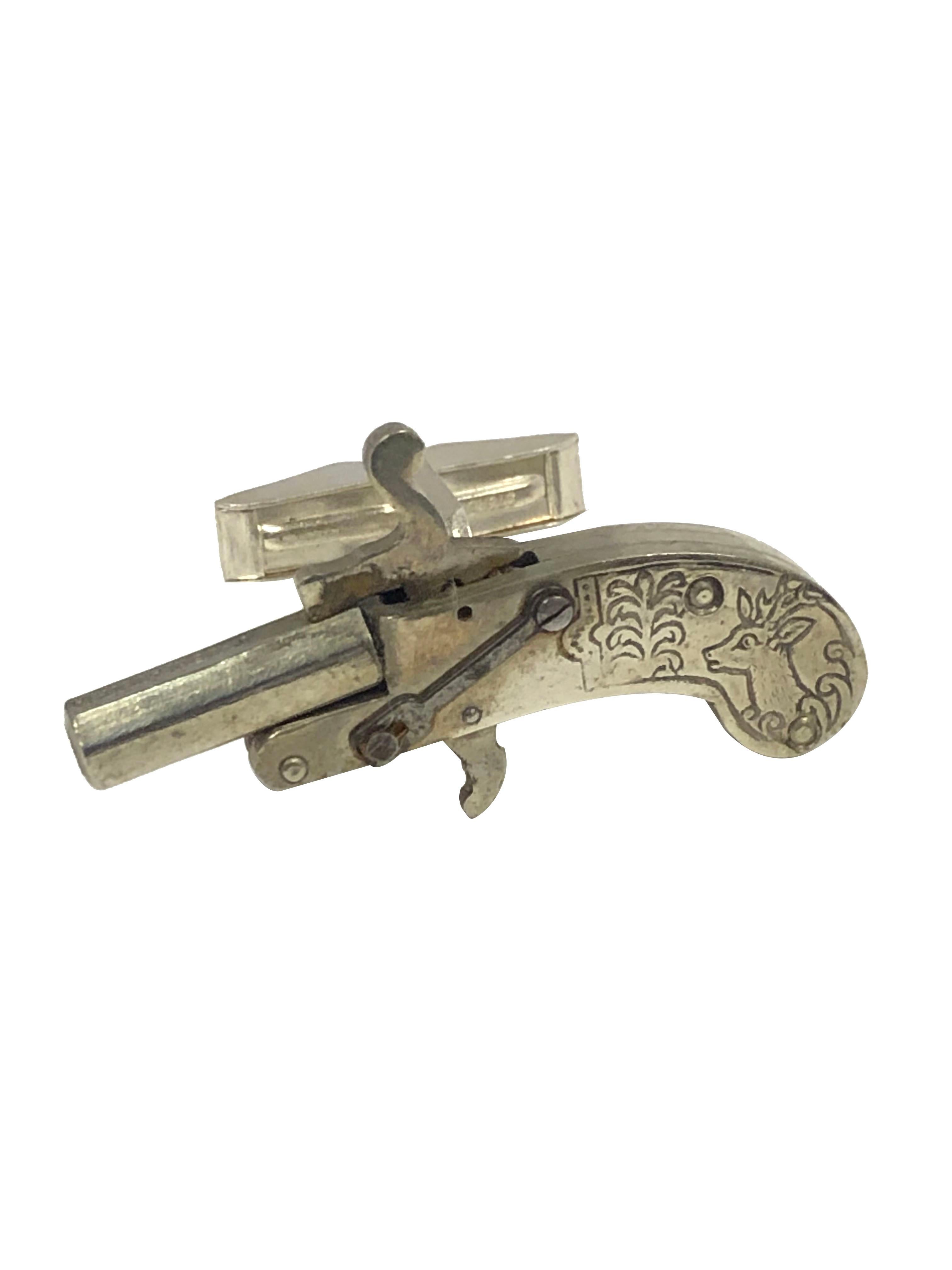 Boutons de manchette en forme de pistolet antique Excellent état - En vente à Chicago, IL